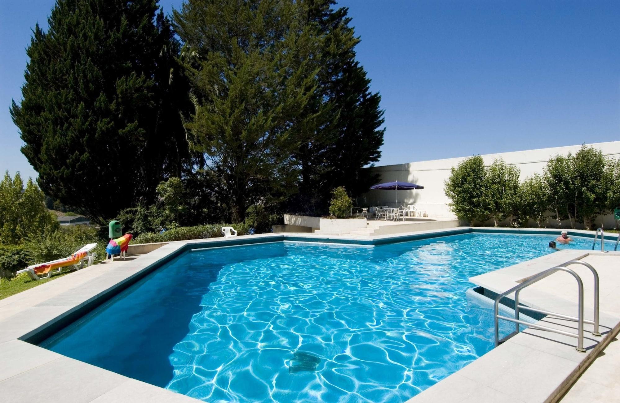 Vista Piscina Hotel Eurosol Leiria & Jardim
