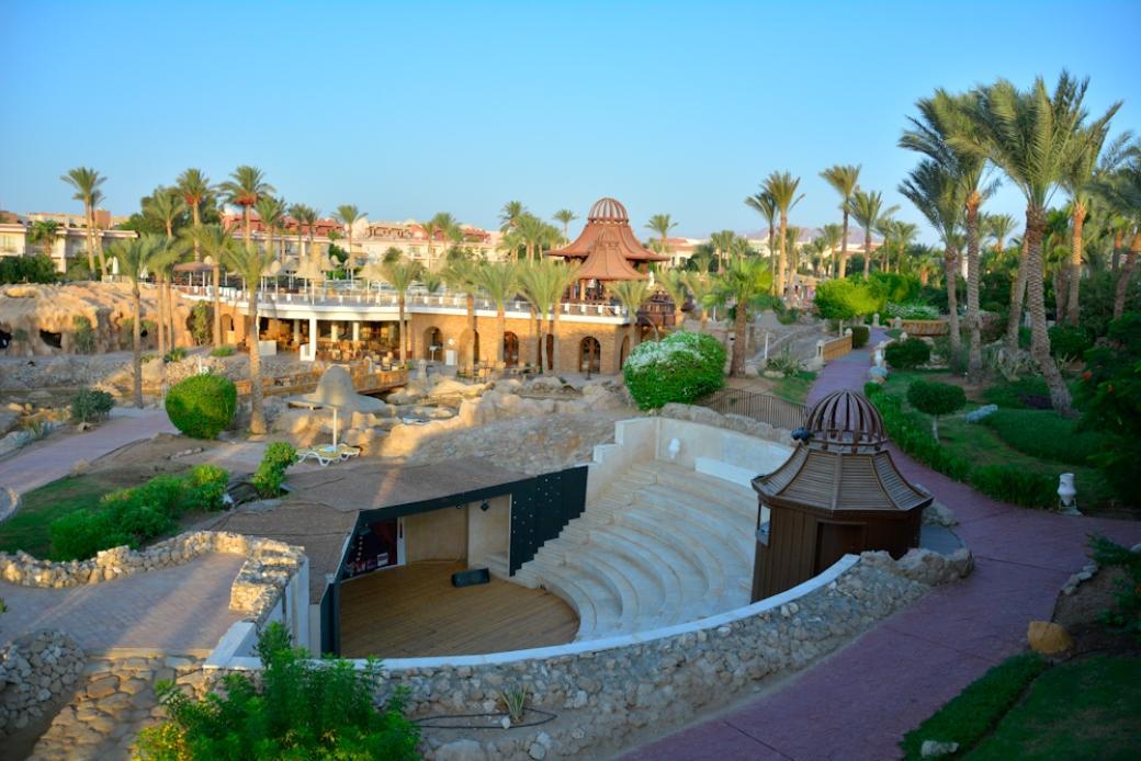 Vista Exterior Parrotel Beach Resort
