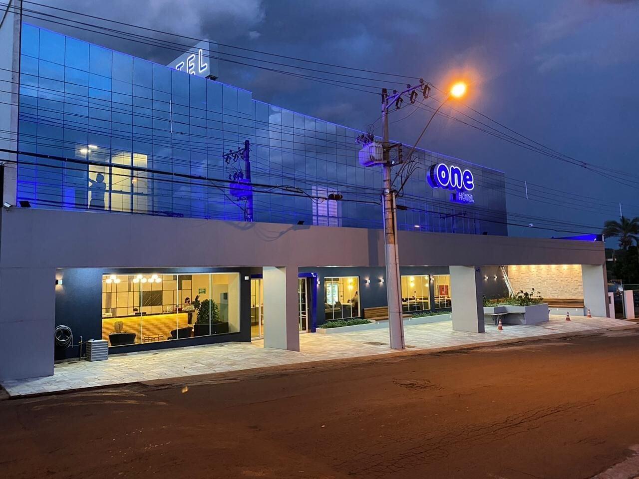 Varios One Hotel