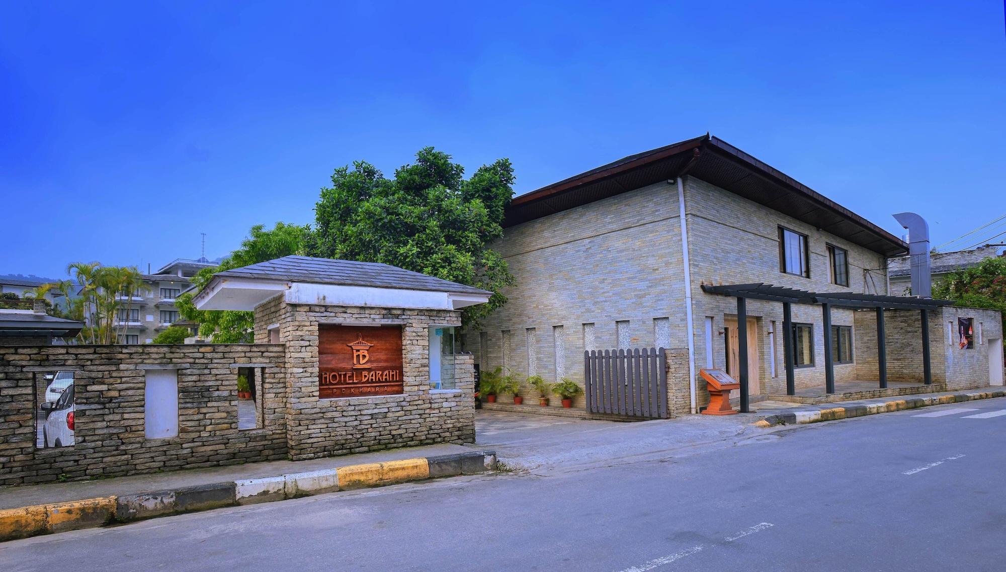 Vista Exterior Hotel Barahi Pokhara