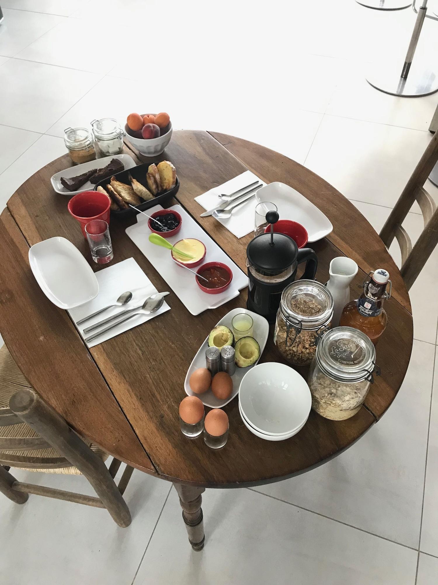 Restaurant Chambres d’hôtes, Gîte, Suite : “Au Hangar ”