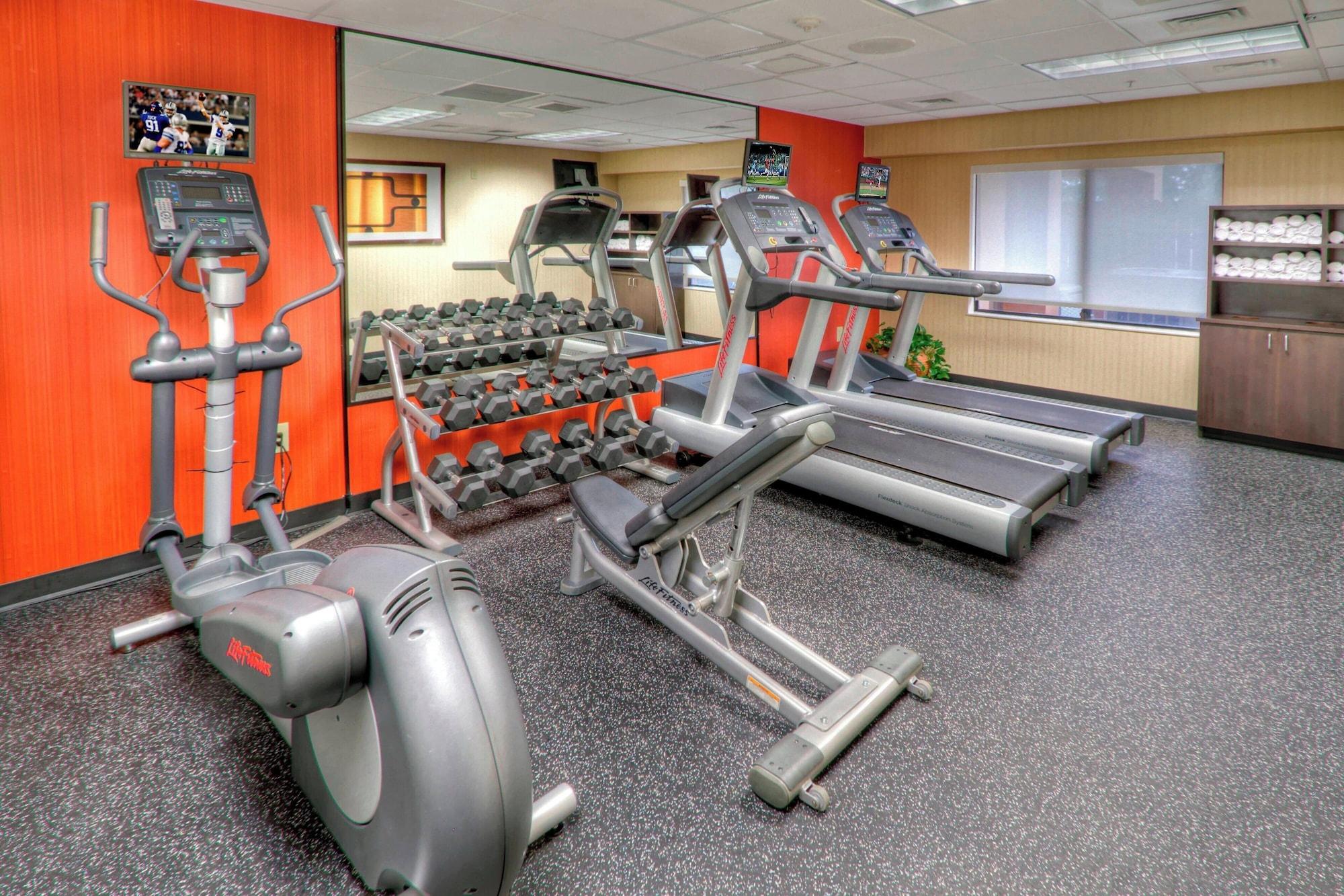 Gimnasio Courtyard by Marriott Burlington