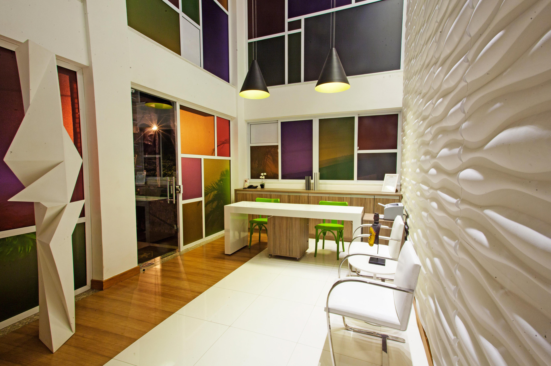 Vista Lobby Malibu Plaza Hotel