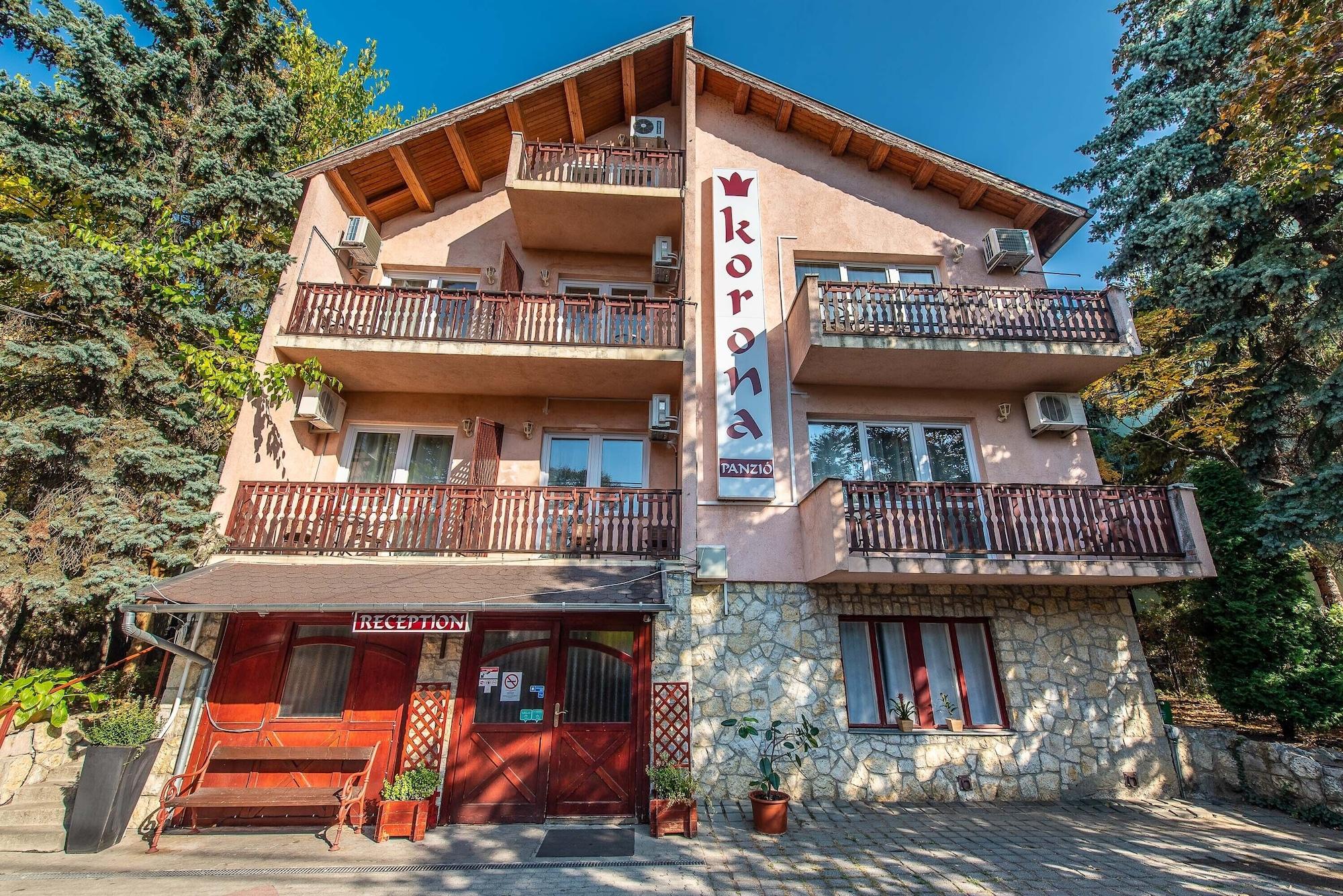 Vista Exterior Korona Hotel Panzio