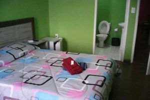 Alojamiento - Hotel Status