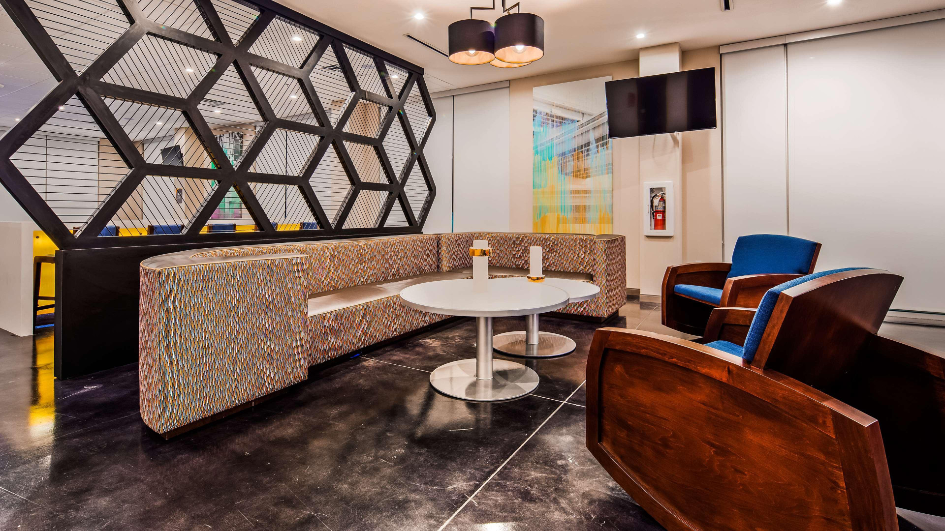 Vista Lobby GLō Best Western Dallas South DeSoto