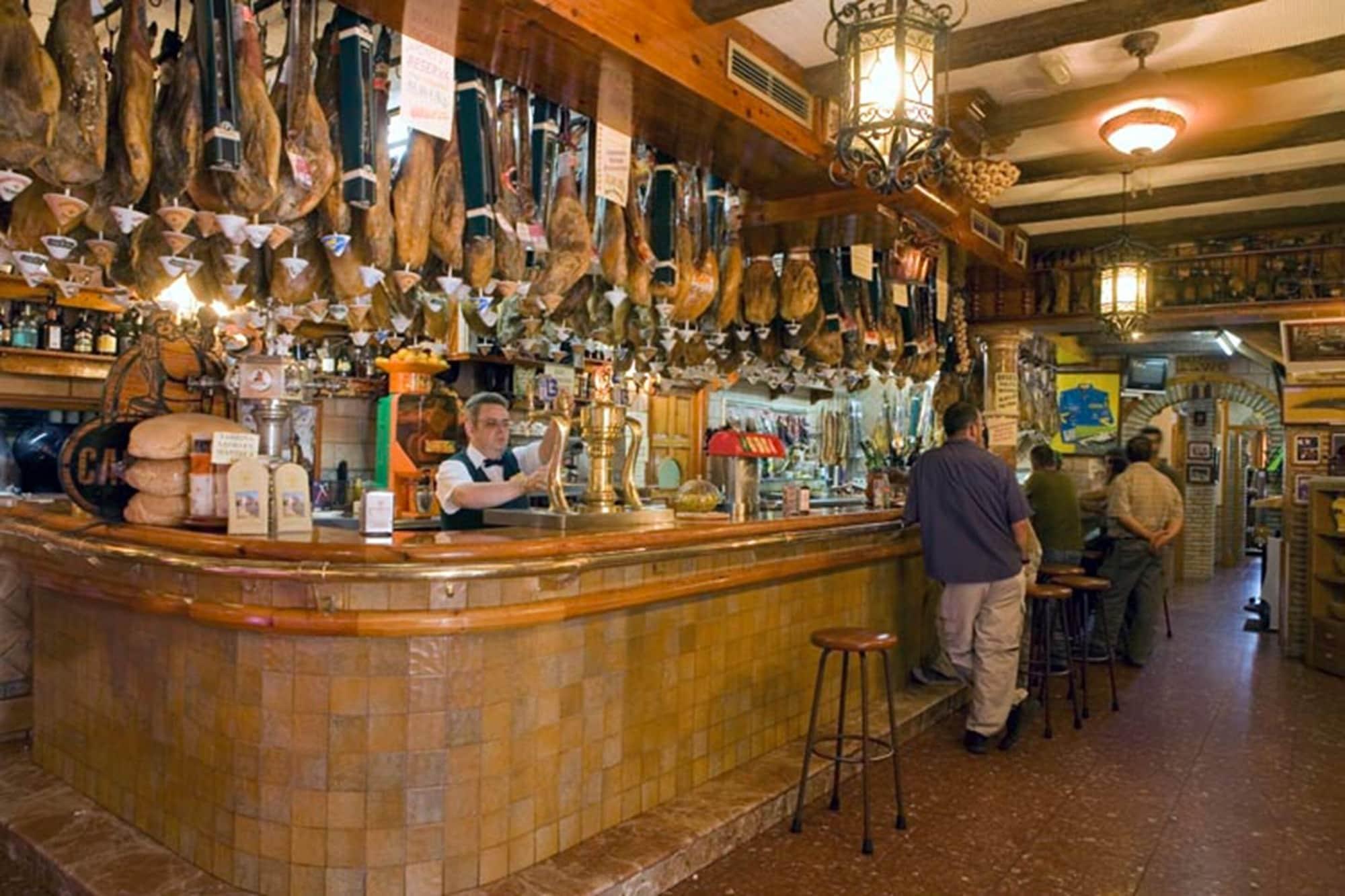 Bar/Salón La Cueva Park