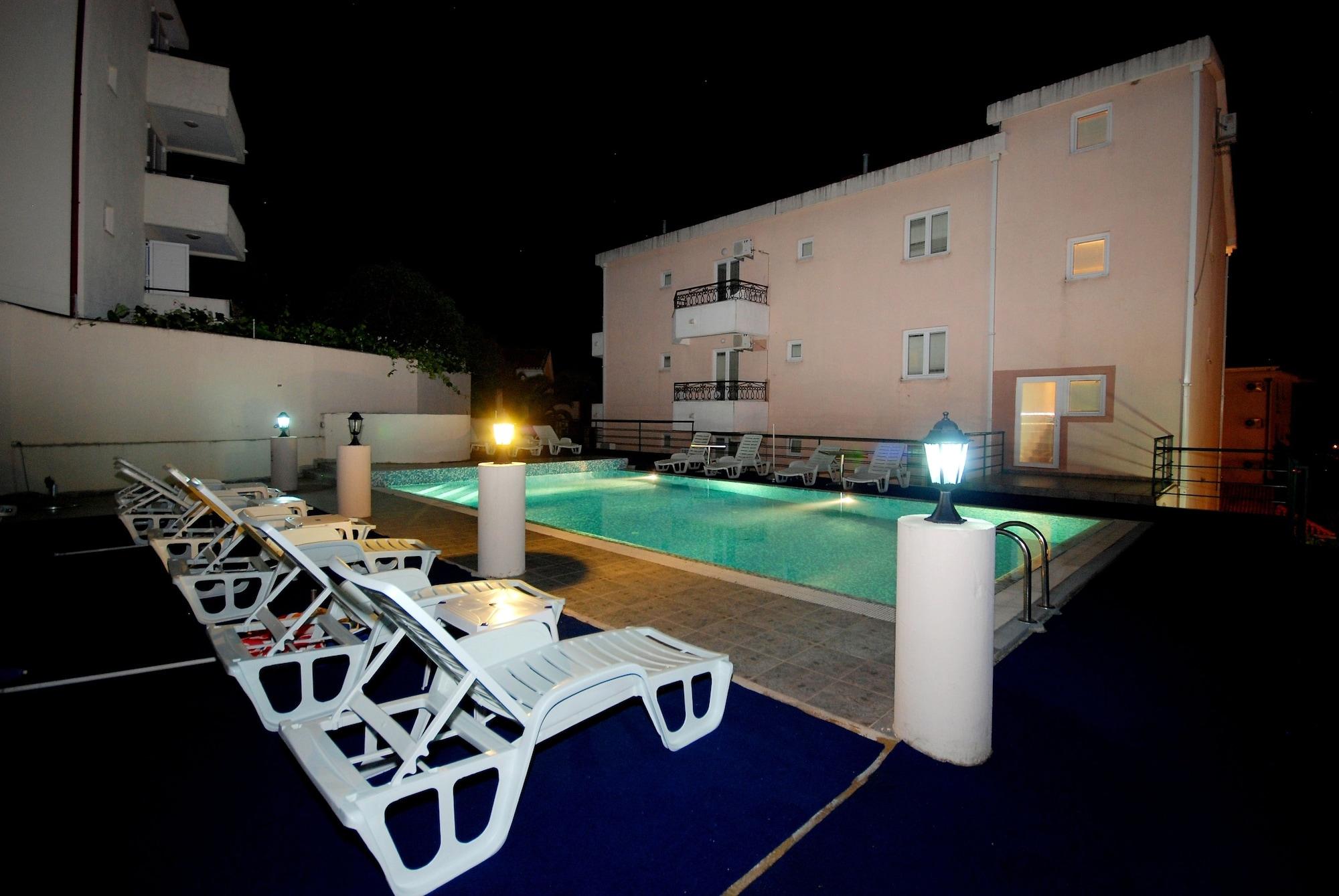 Vista Piscina Hotel Magnolija