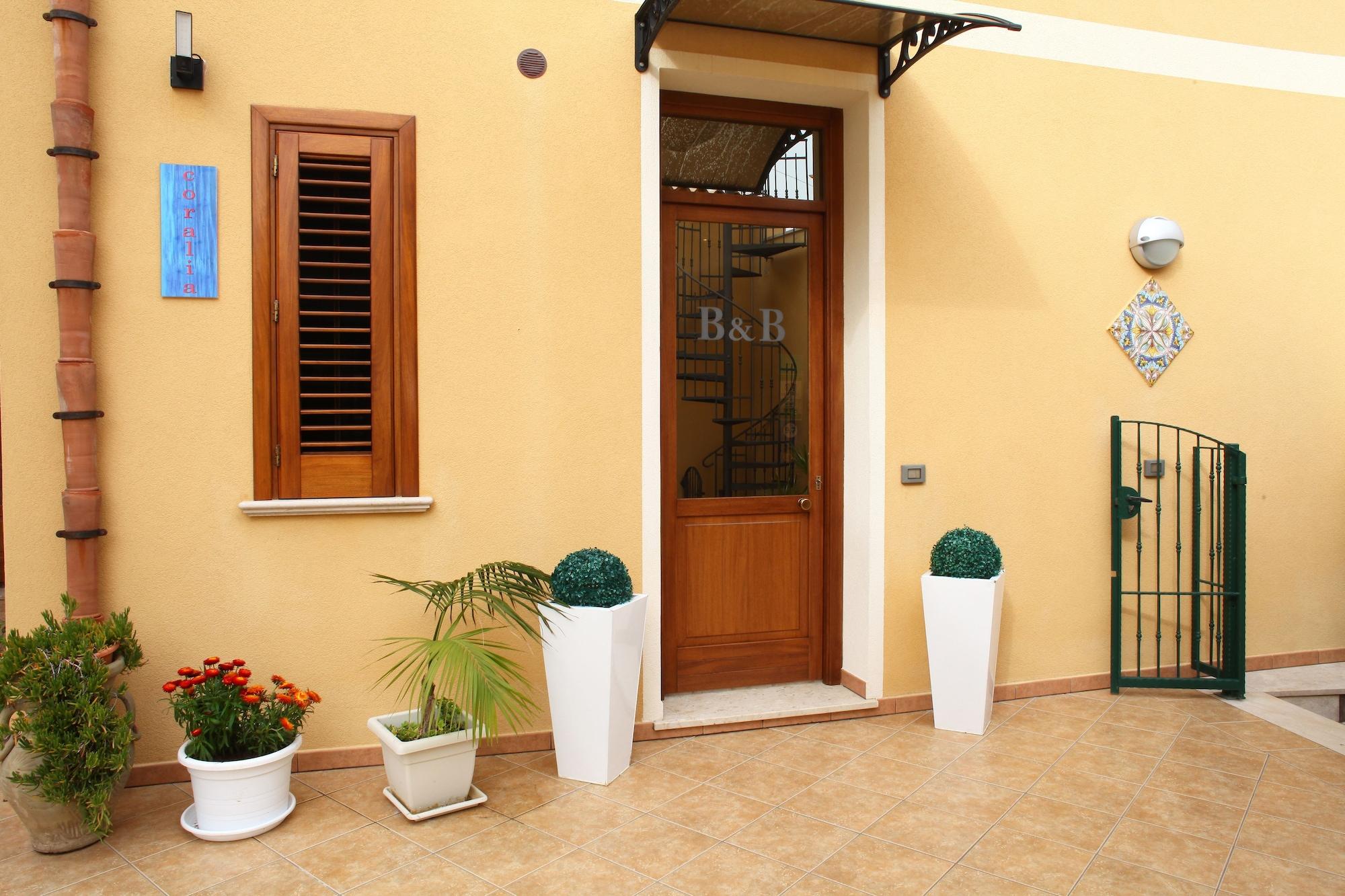 Vista Exterior Coralia Bed and Breakfast
