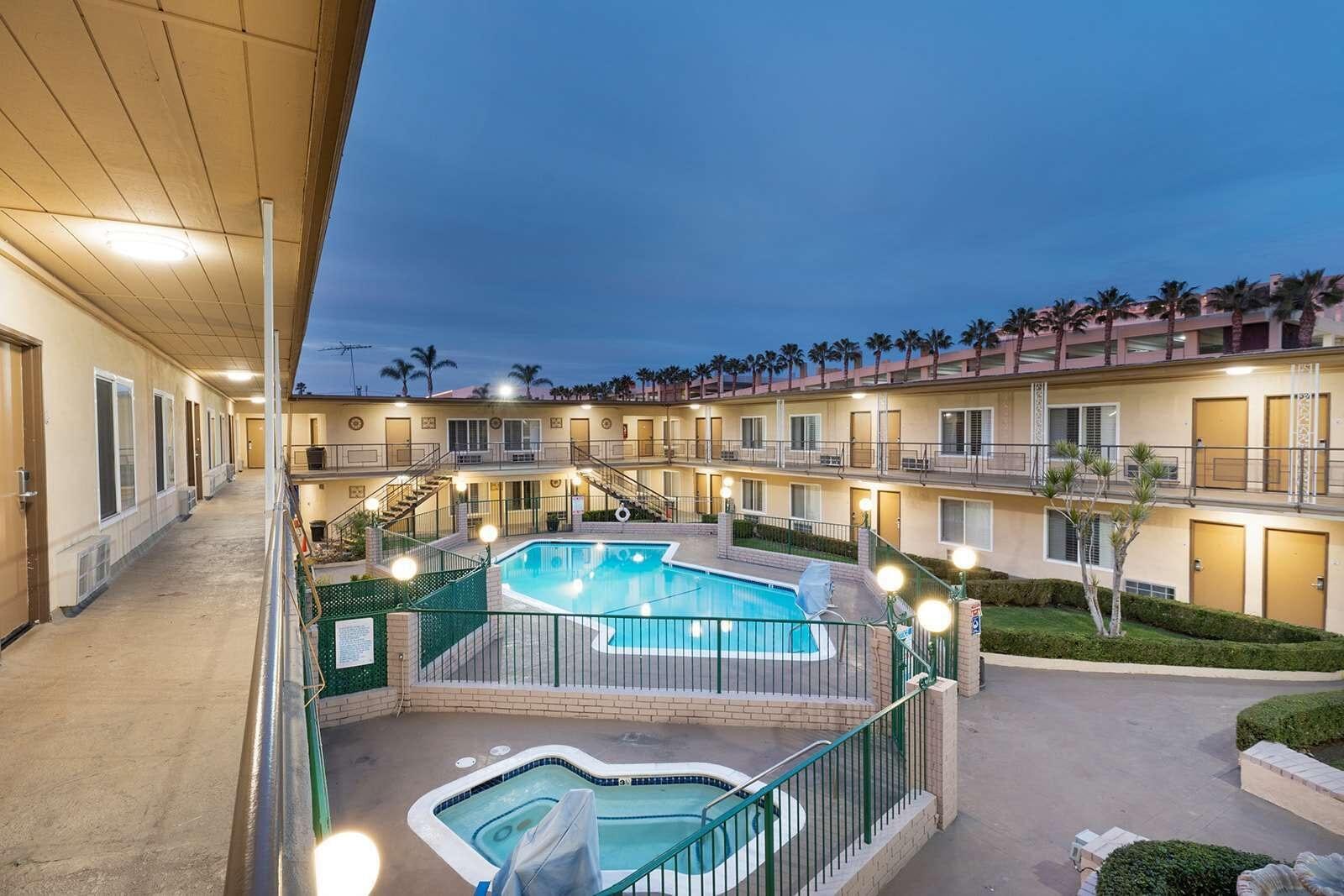 Set de Habitación Americas Best Value Inn & Suites Anaheim Convention Center