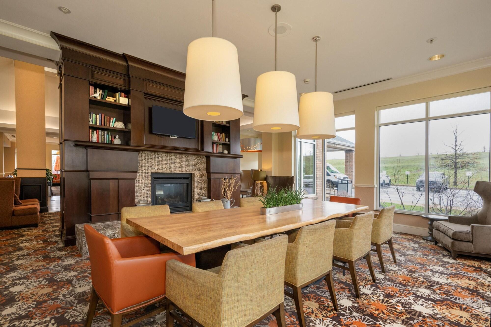 Vista Lobby Hilton Garden Inn St. Louis Airport