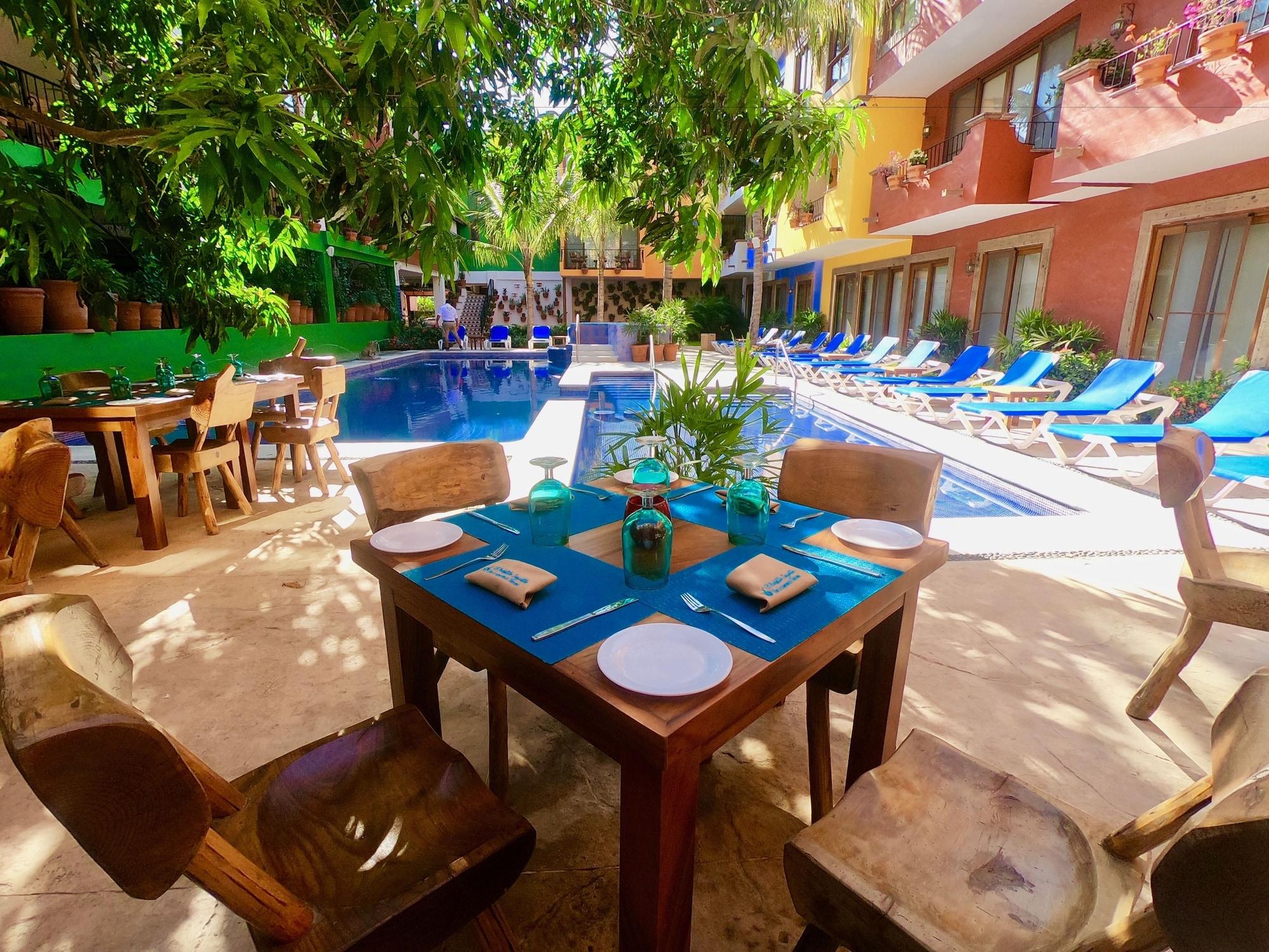 Restaurant Casa Lotería -Pueblito Sayulita- Colorful, Family and Relax Experience with Private Parking and Pool