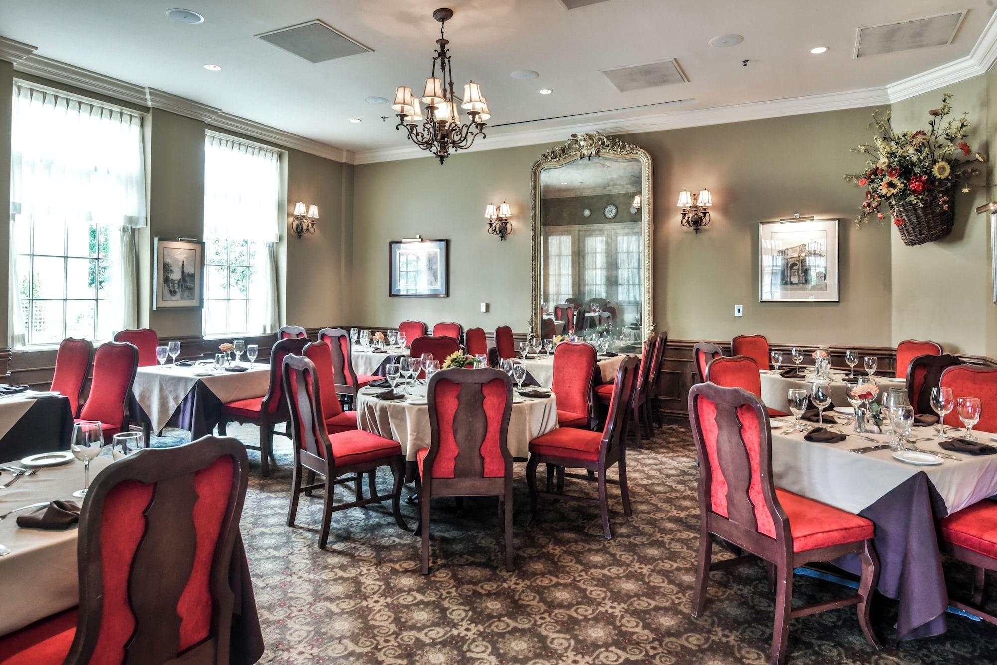 Restaurant River Inn of Harbor Town