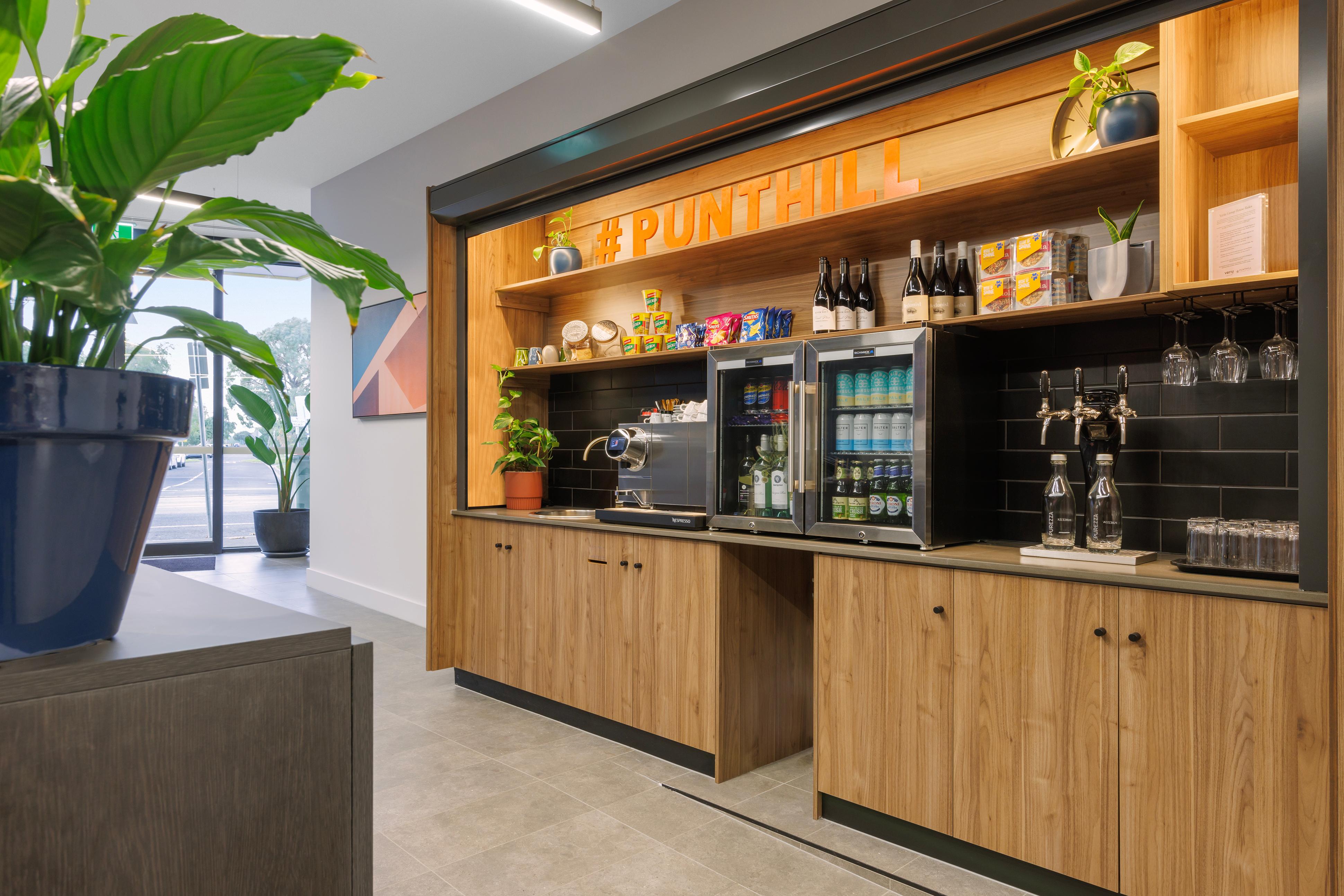 Bar/Salón Punthill Essendon North