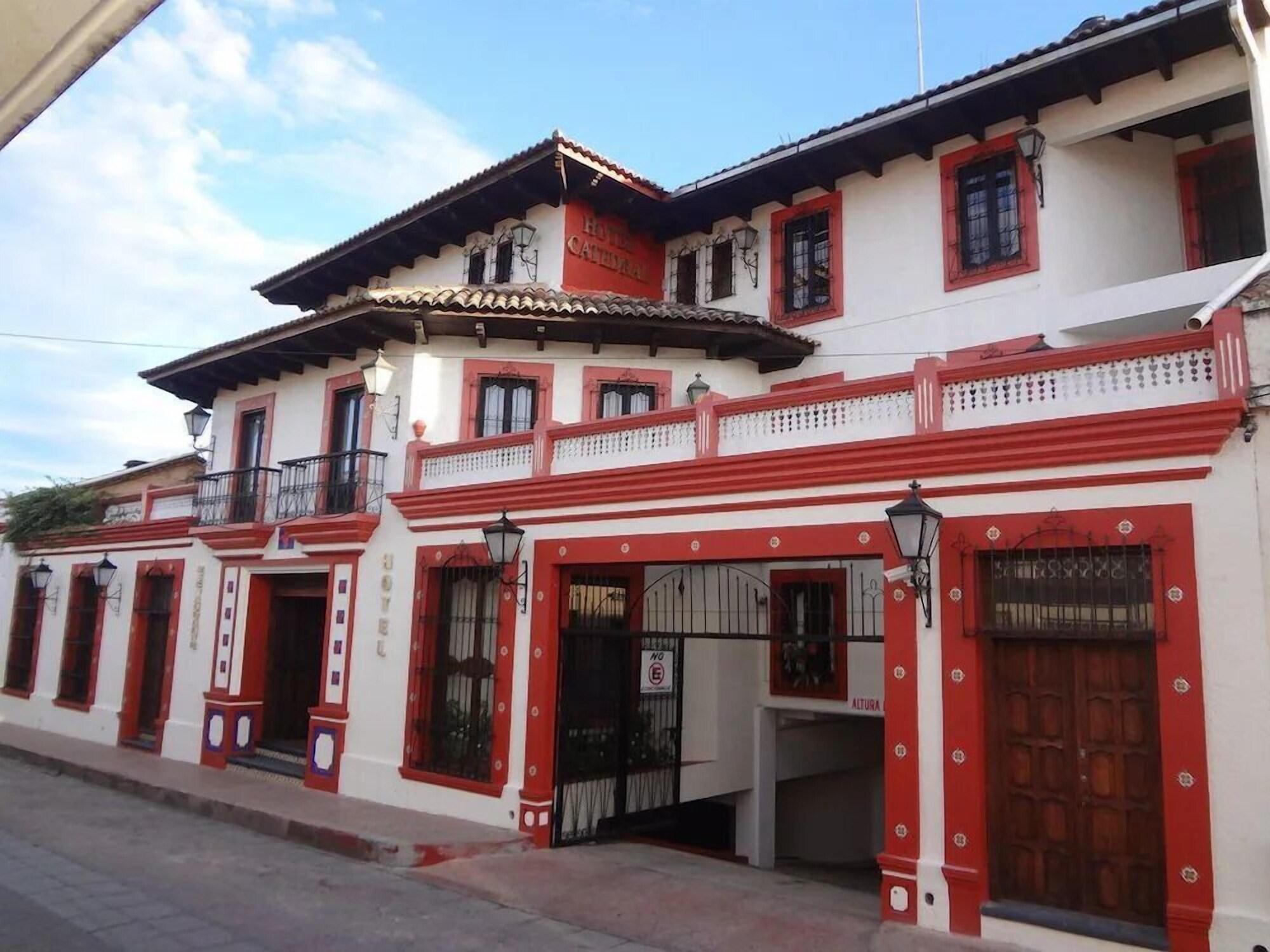 Vista Exterior Hotel  Catedral