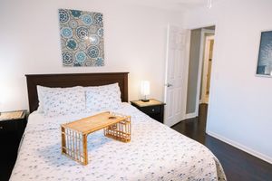 Alquiler Vacacional - Singer Island Beach House w Heated Pool, Pool Table & 5 minute walk to Beach!