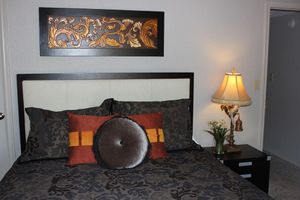 Alojamiento - Adobe Village Inn