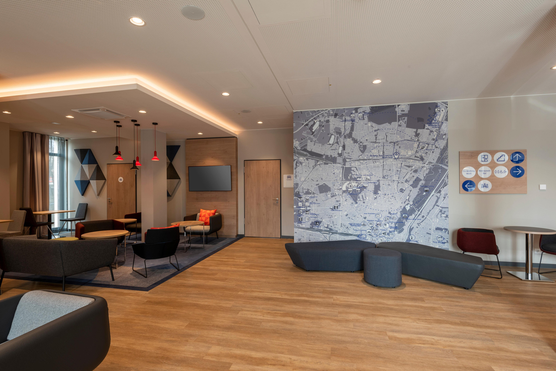 Vista Lobby Holiday Inn Express Munich North by IHG