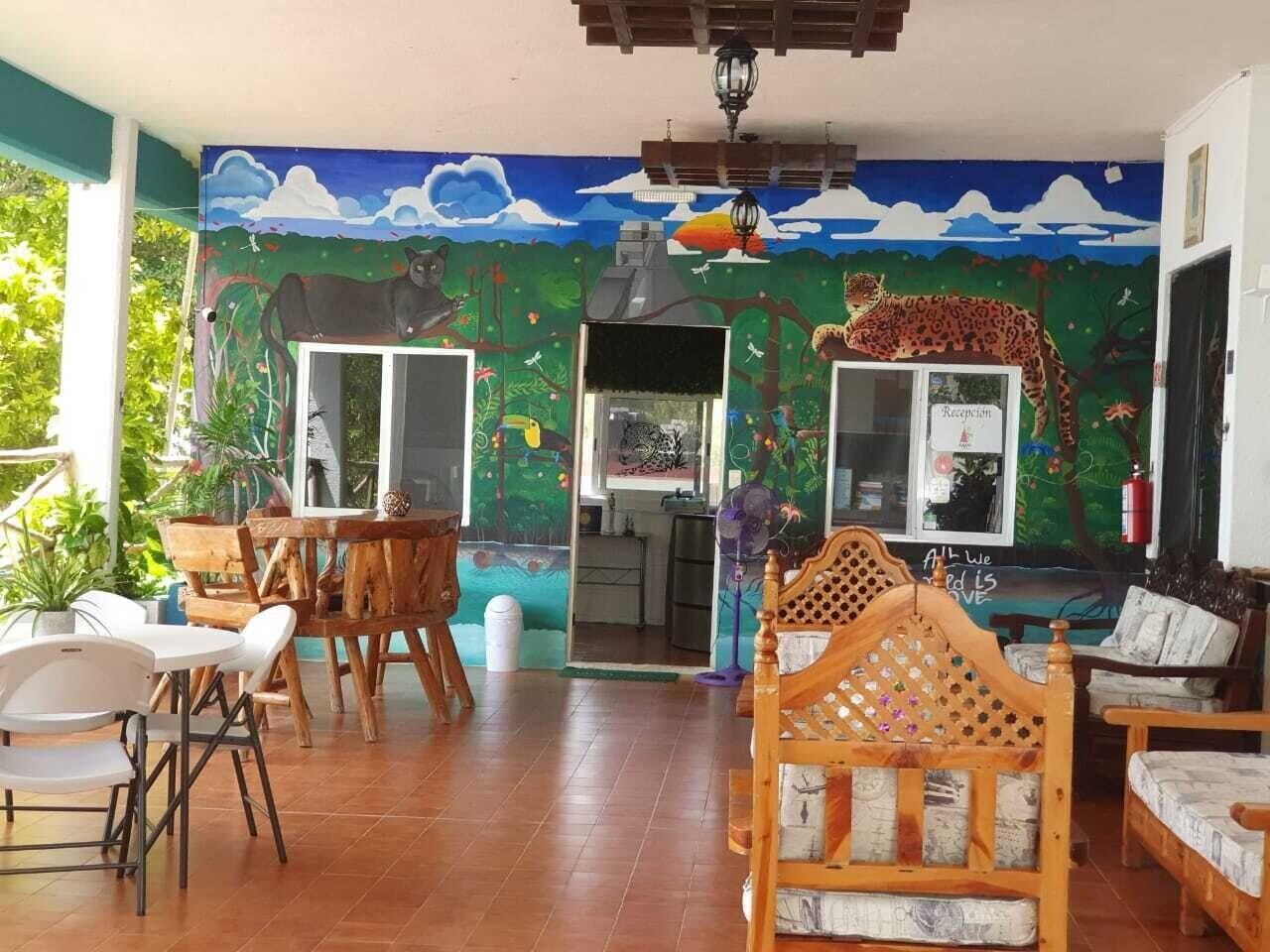 Vista Lobby Hostel Zazil