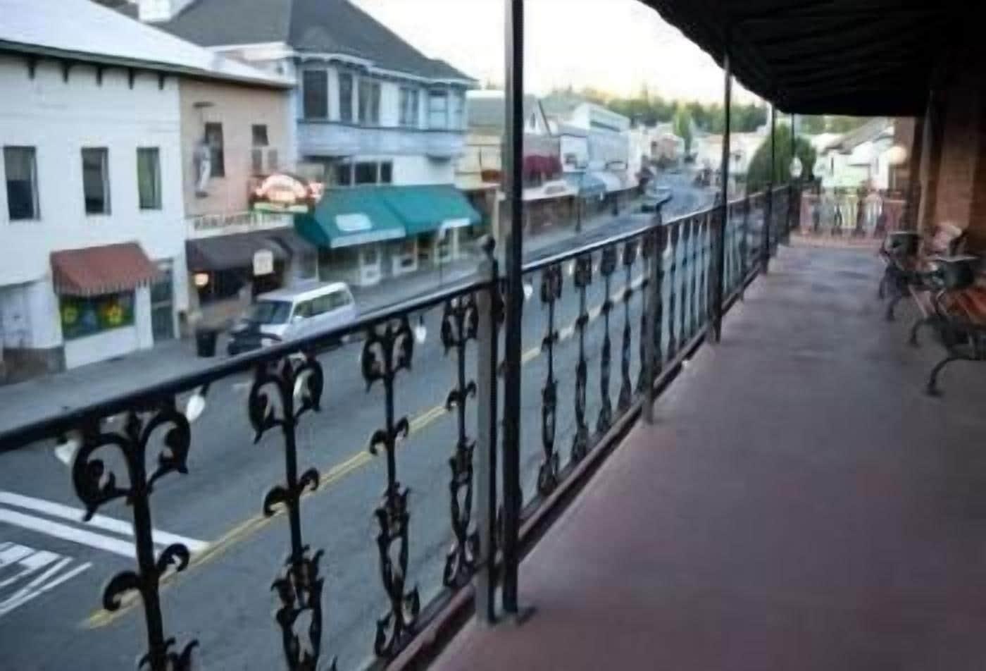 Gimnasio Historic Cary House Hotel