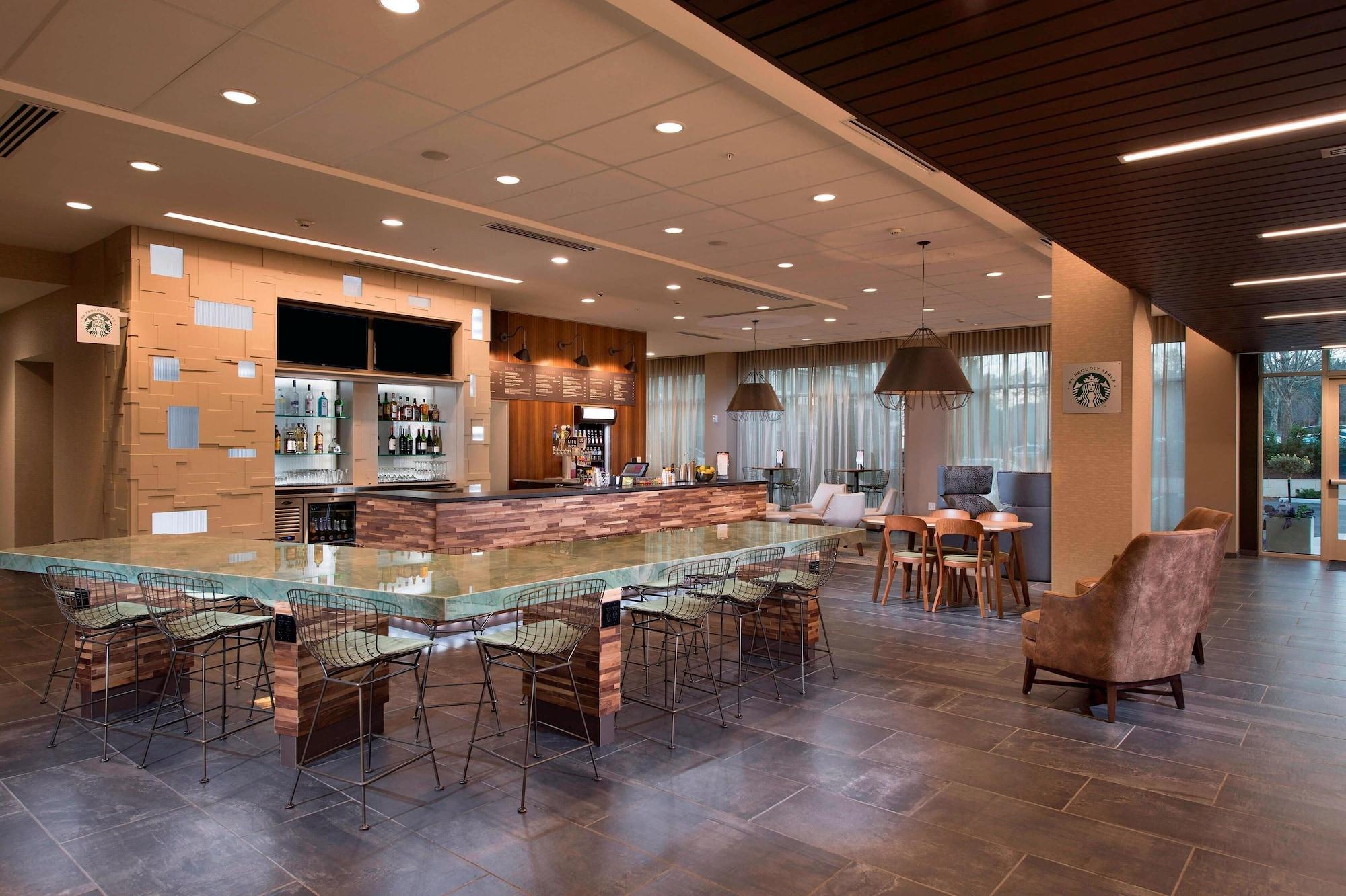 Restaurant Courtyard by Marriott Atlanta Alpharetta/Avalon Area