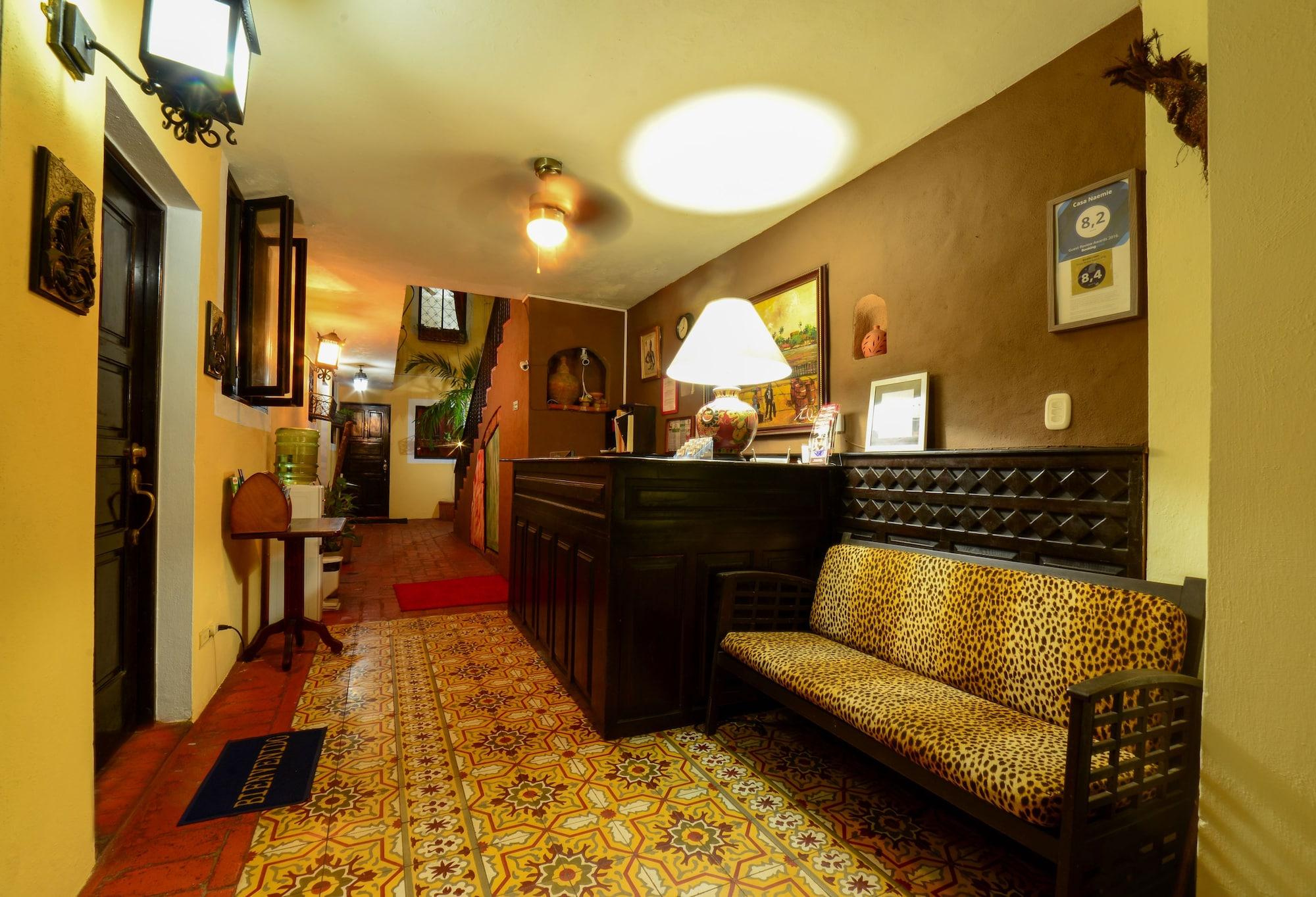 Vista Lobby Casa Naemie
