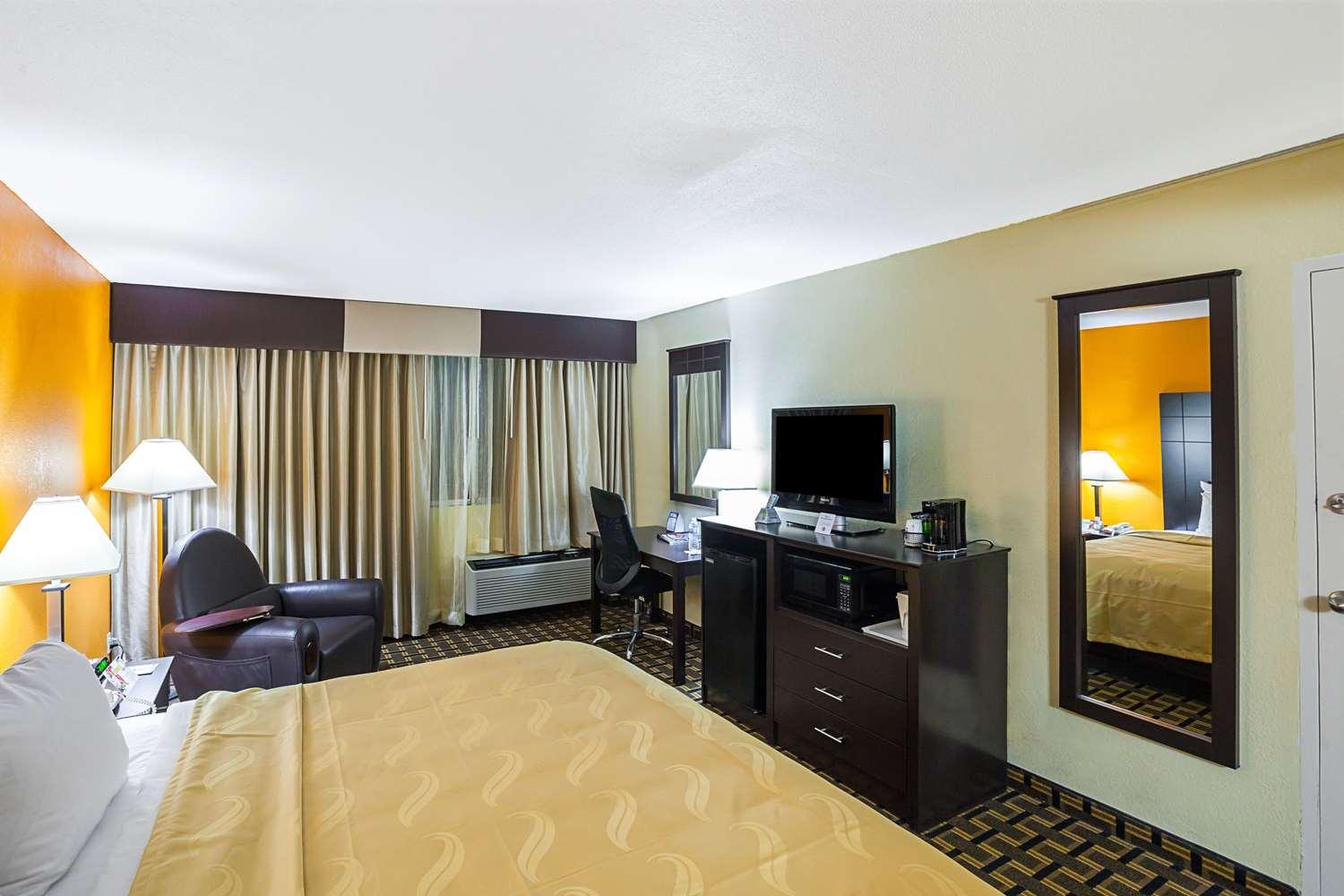 Habitación Quality Inn & Suites Cincinnati Downtown