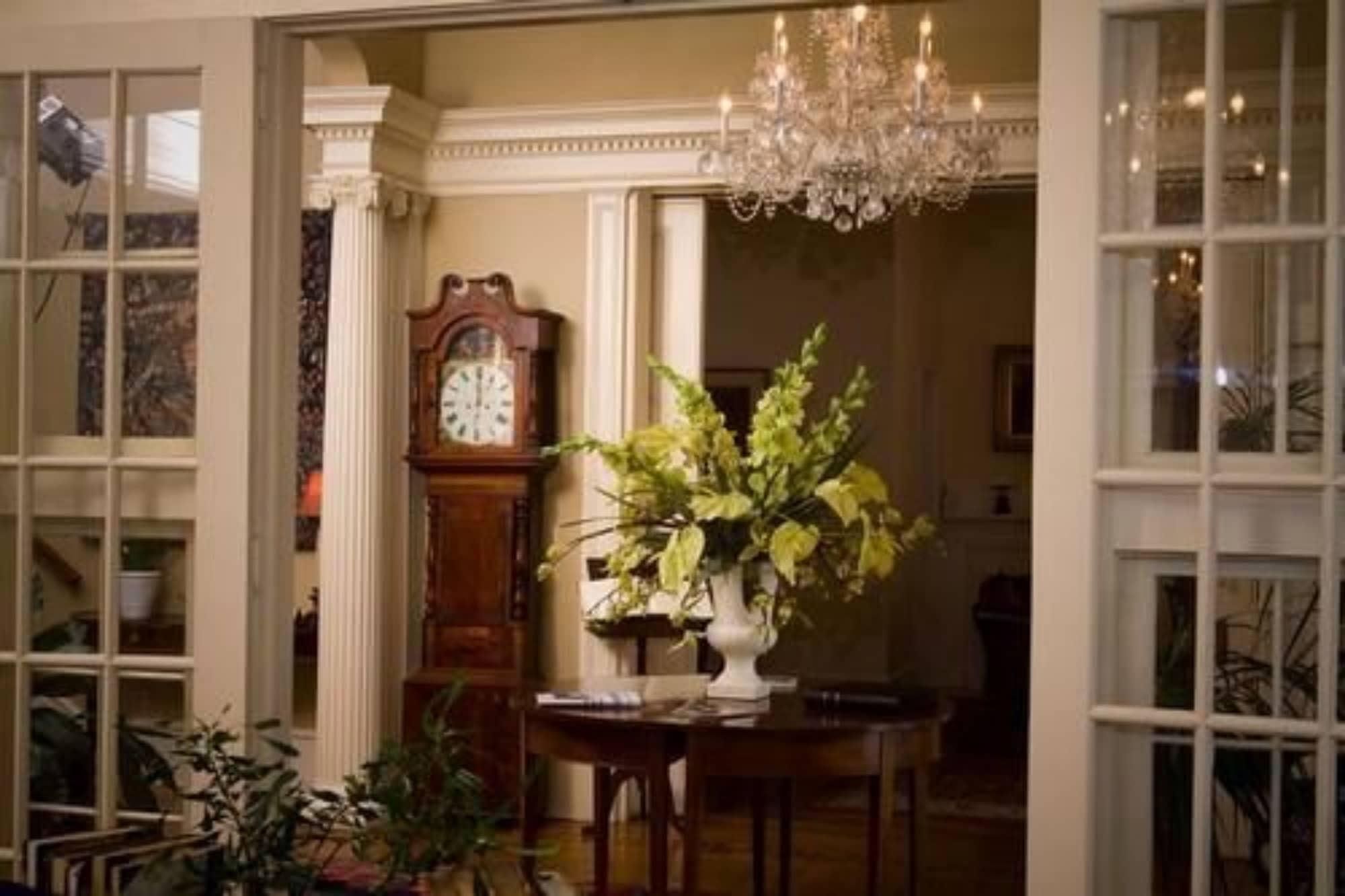 Vista Lobby 1842 Inn