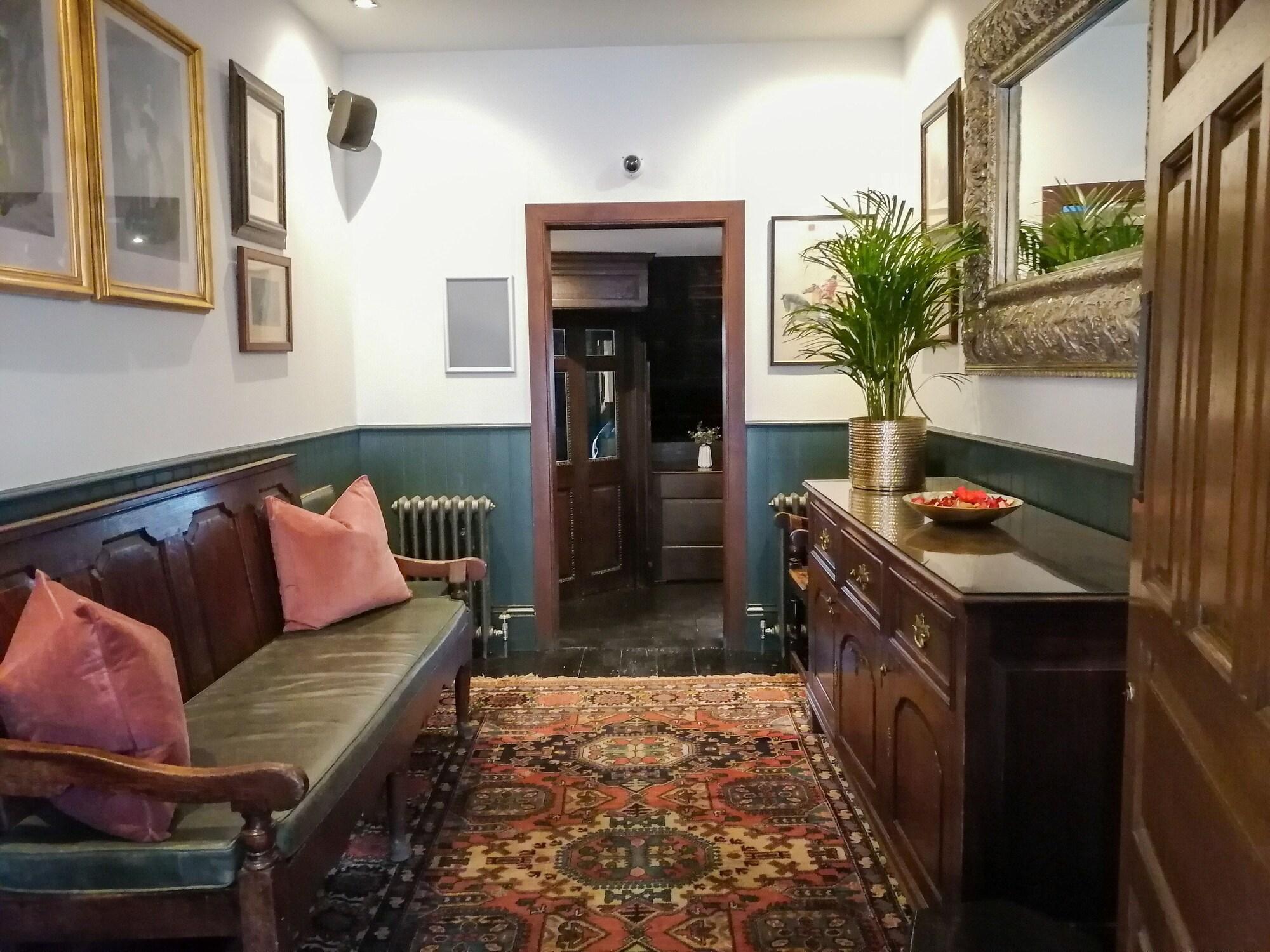 Vista Lobby The Linden Stansted