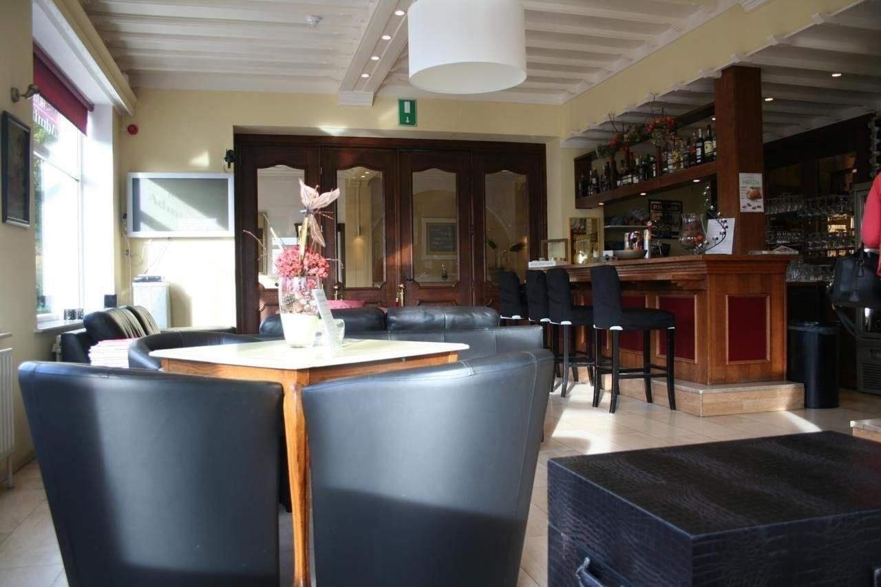 Bar/Salón Hotel Admiraal