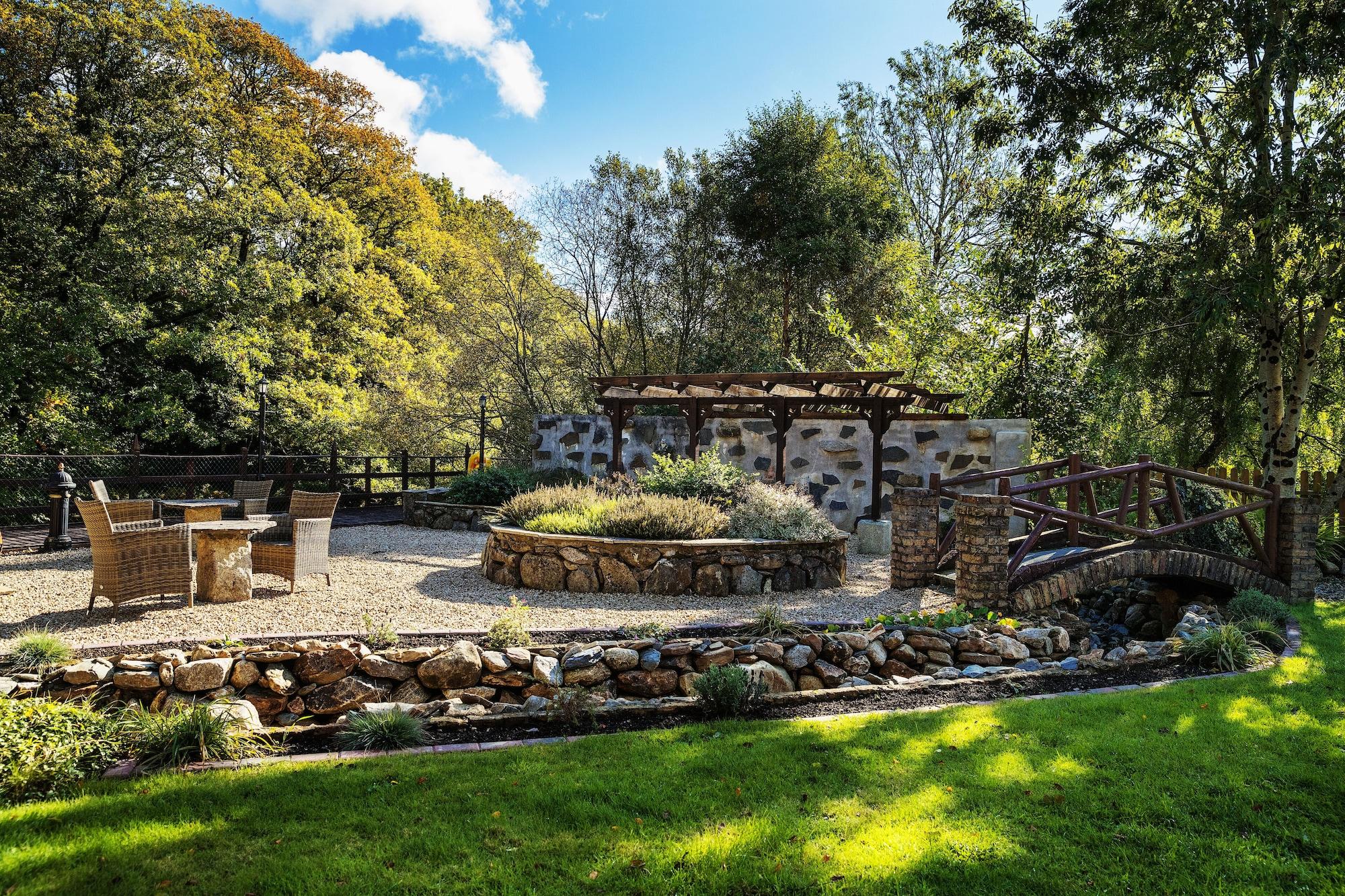 Vista Exterior Tudor Lodge