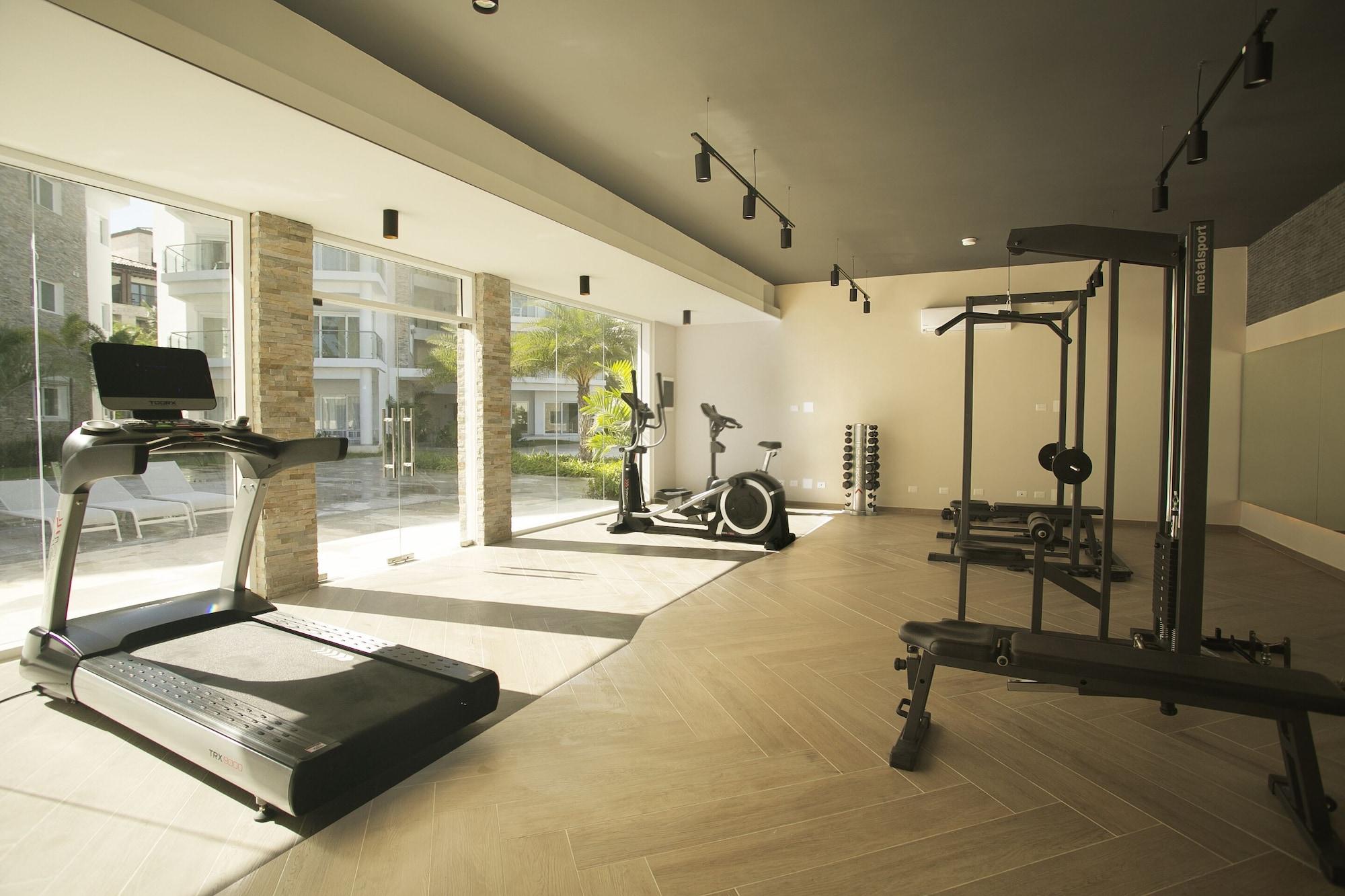 Gimnasio Destination Jelly Playa Coral Condo