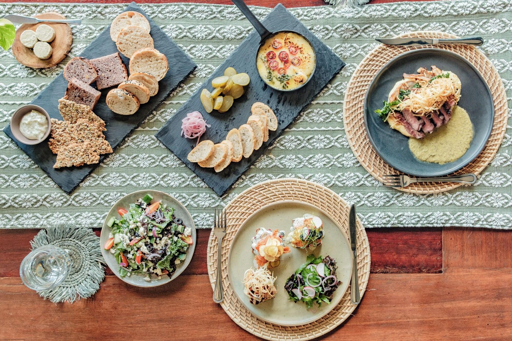 Restaurant Nuuk Taal Lake