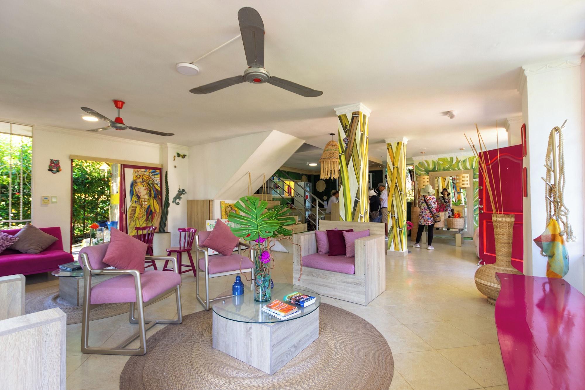 Vista Lobby Chunuu Hostal y Glamping Minca