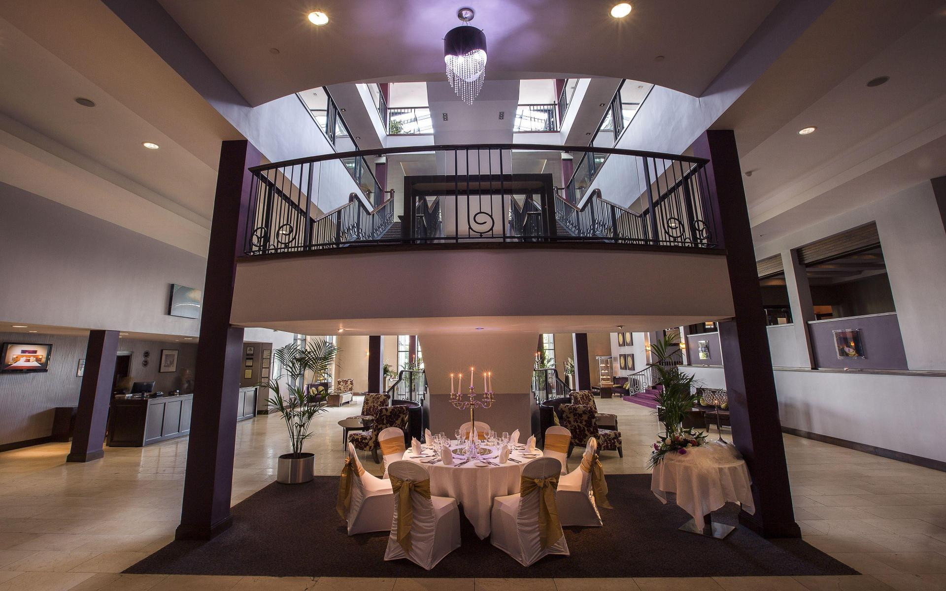 Vista Lobby Westgrove Hotel