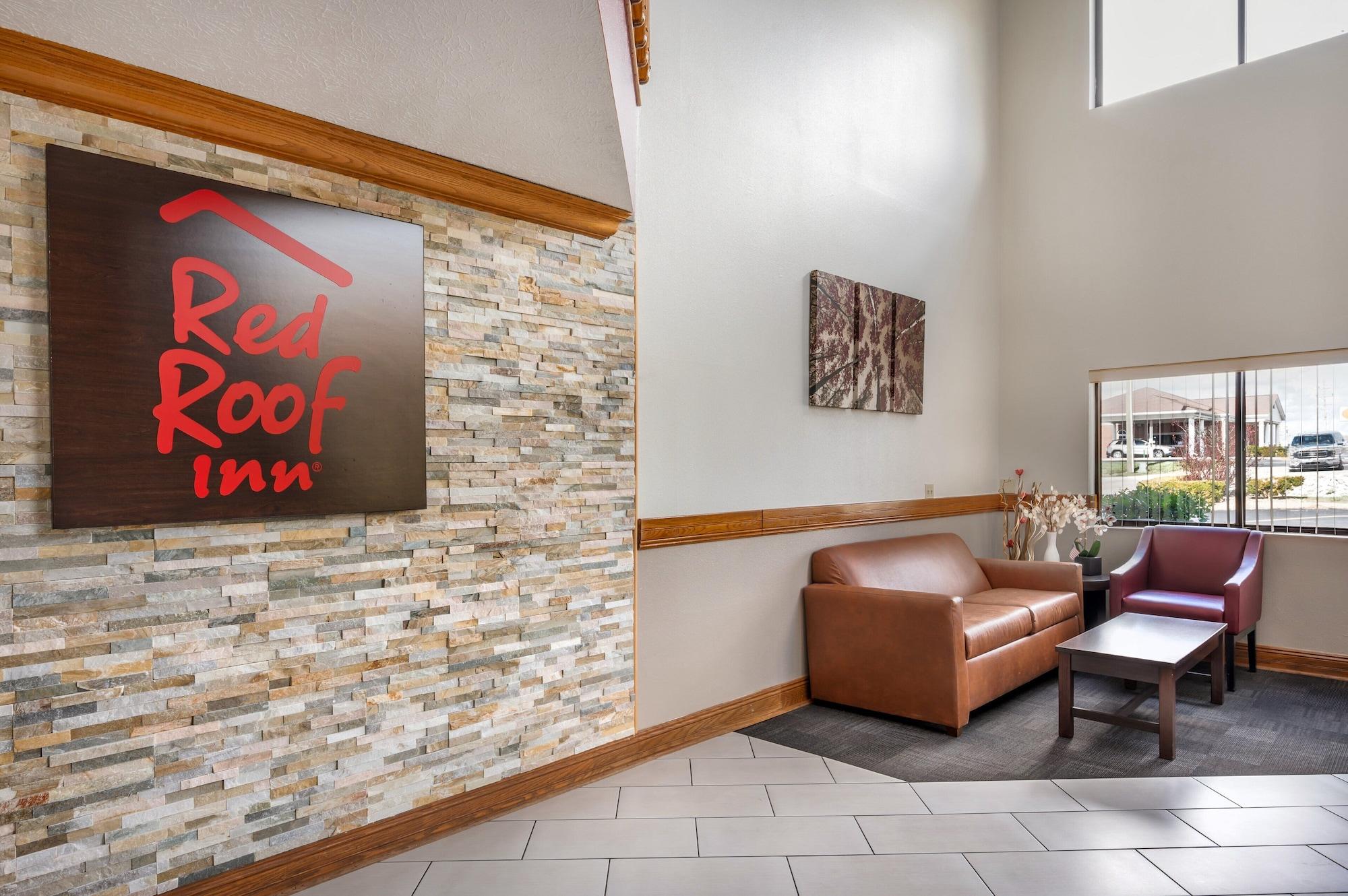Vista Lobby Red Roof Inn Greencastle South – Cloverdale