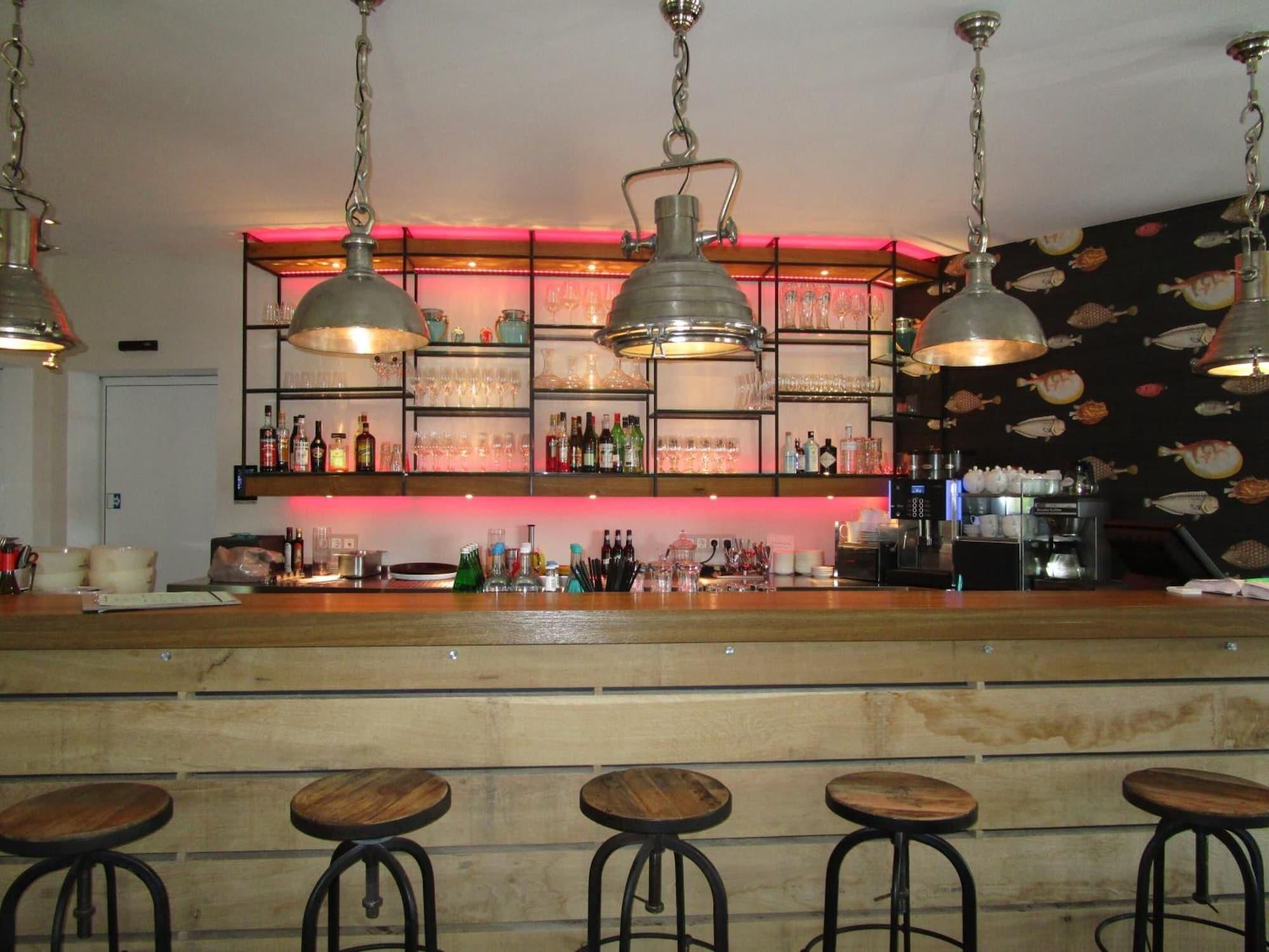 Bar/Salón Hotel Duene