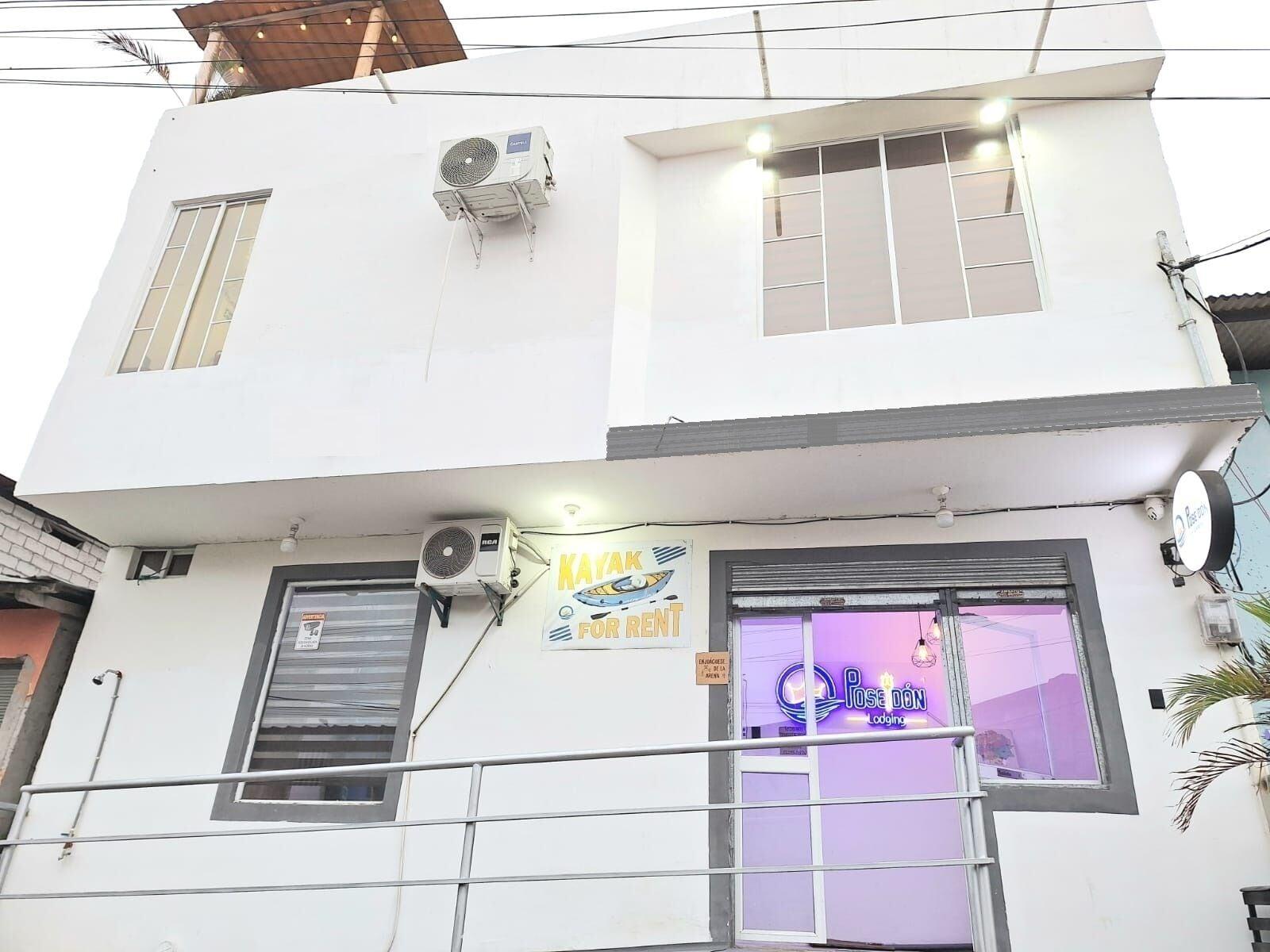 Vista Exterior POSEIDON LODGING