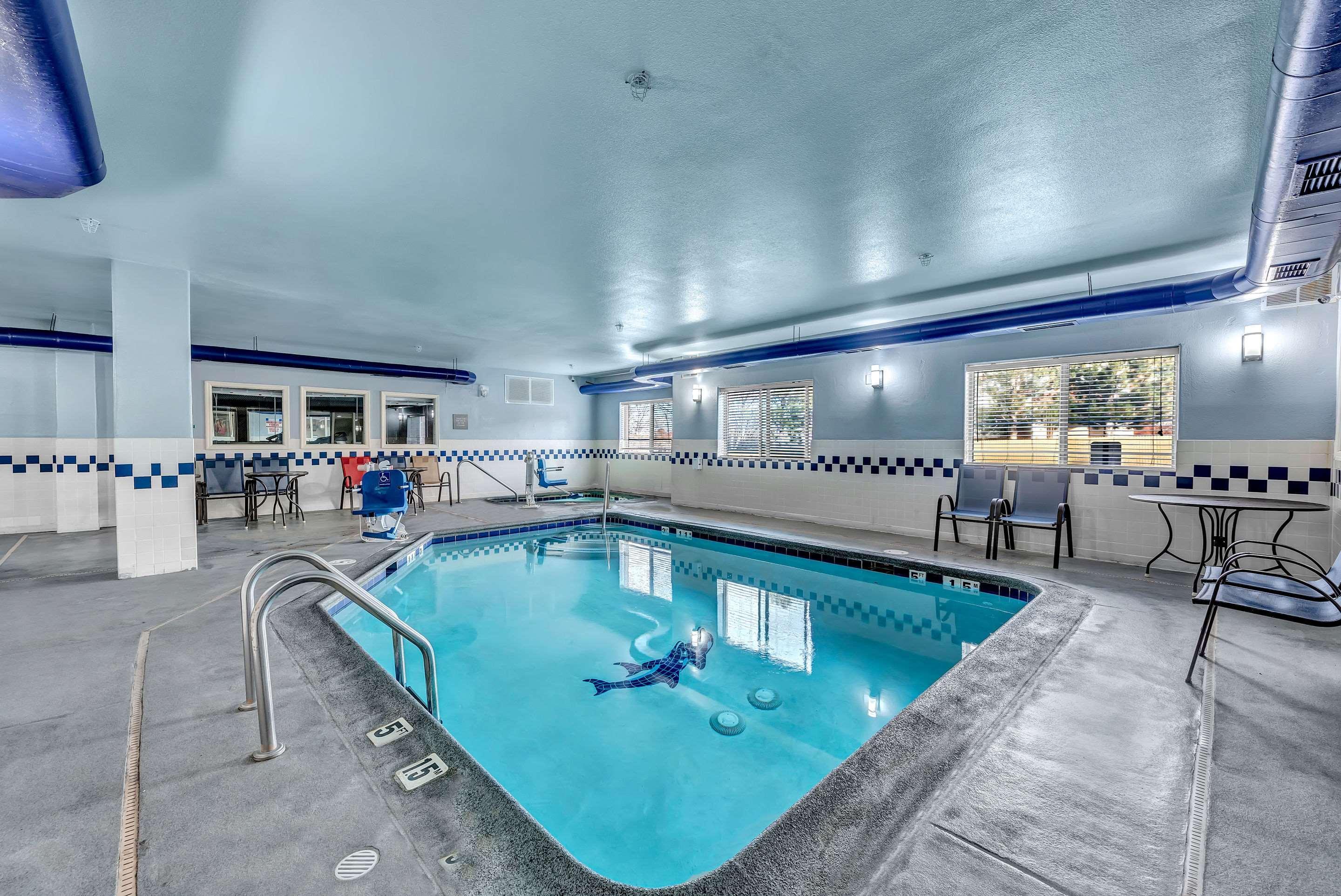 Vista Piscina Comfort Suites Lakewood - Denver