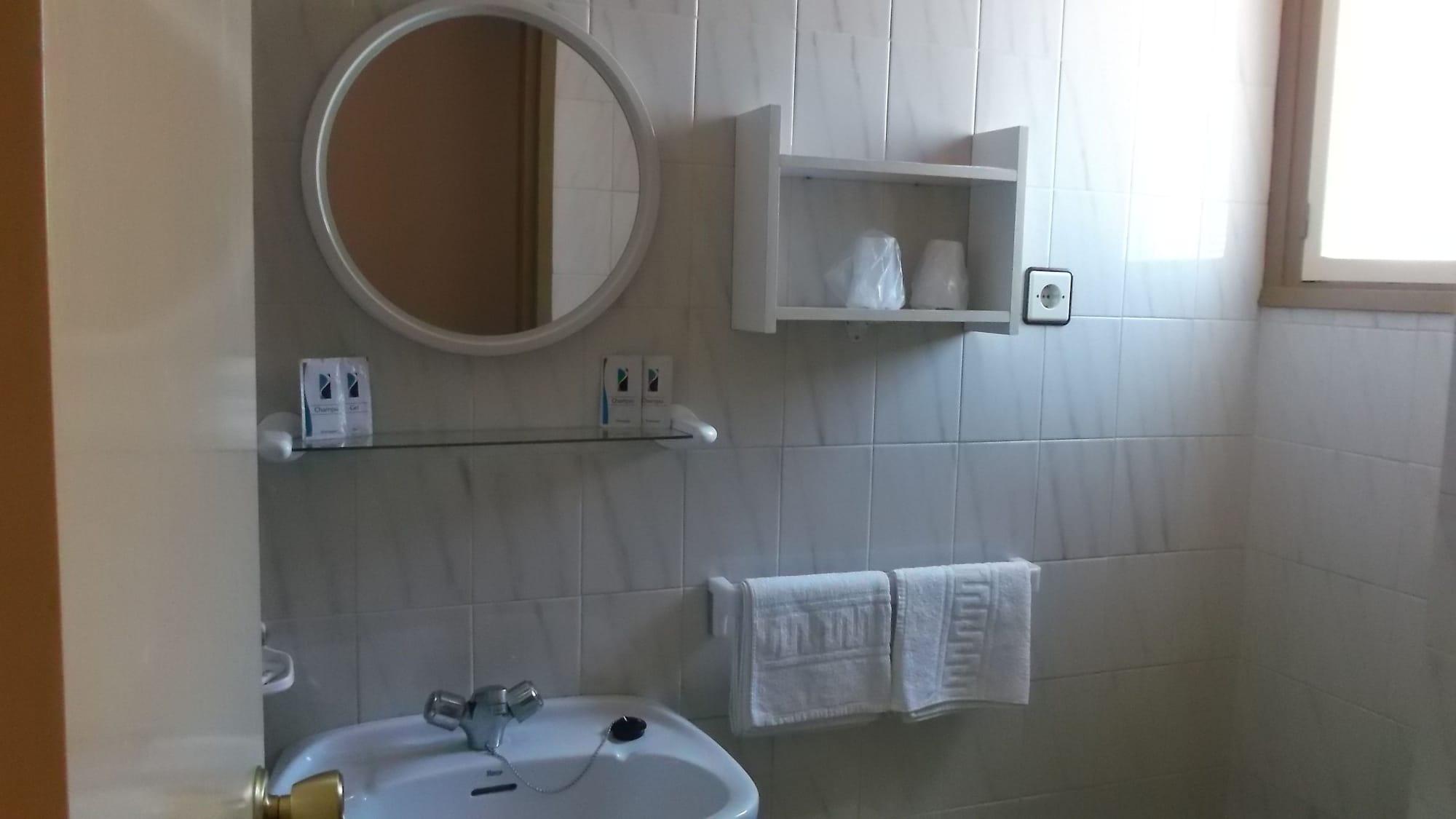 Equipamiento de Habitación Hotel Arce