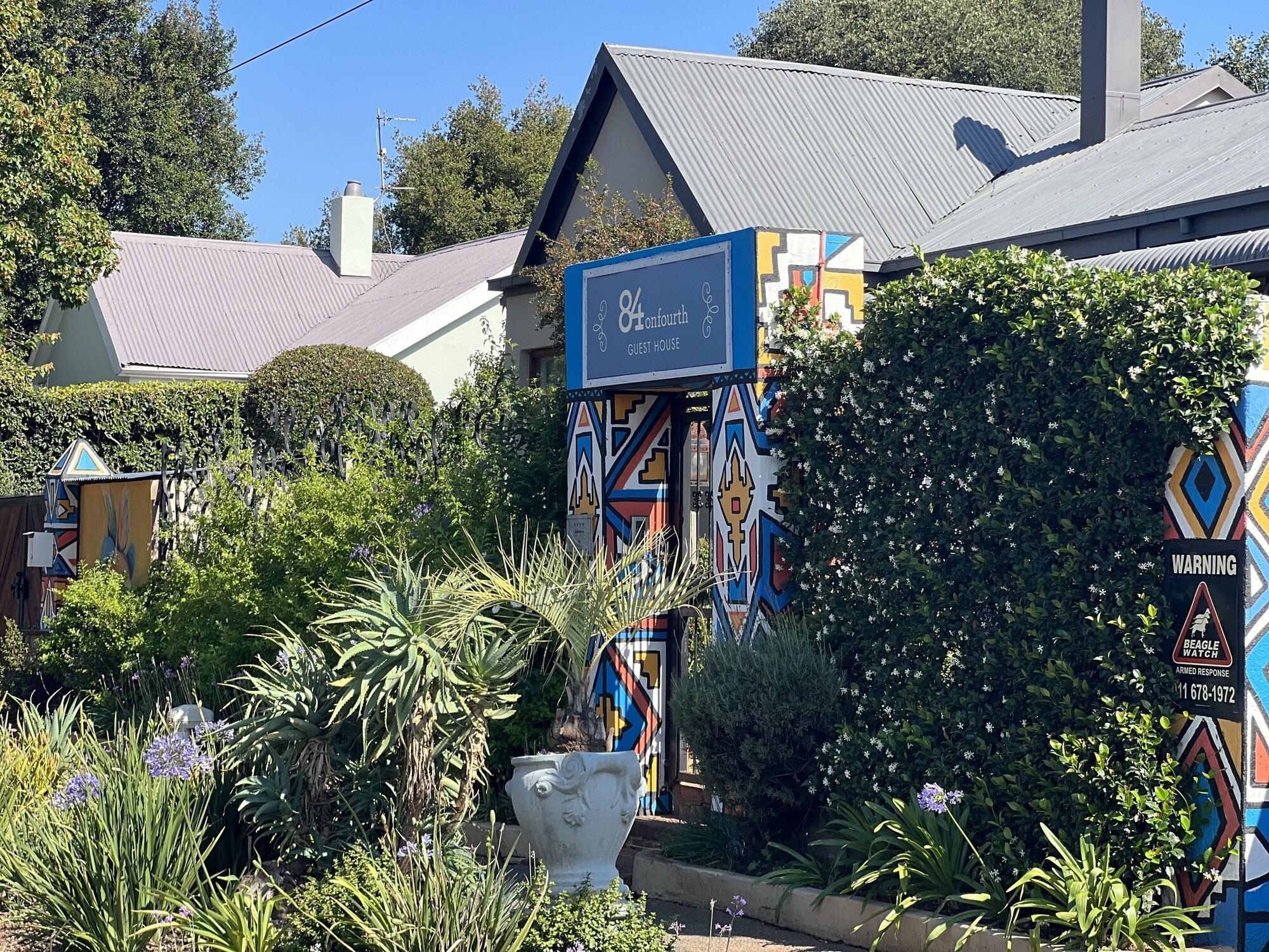 Vista Exterior 84 on Fourth