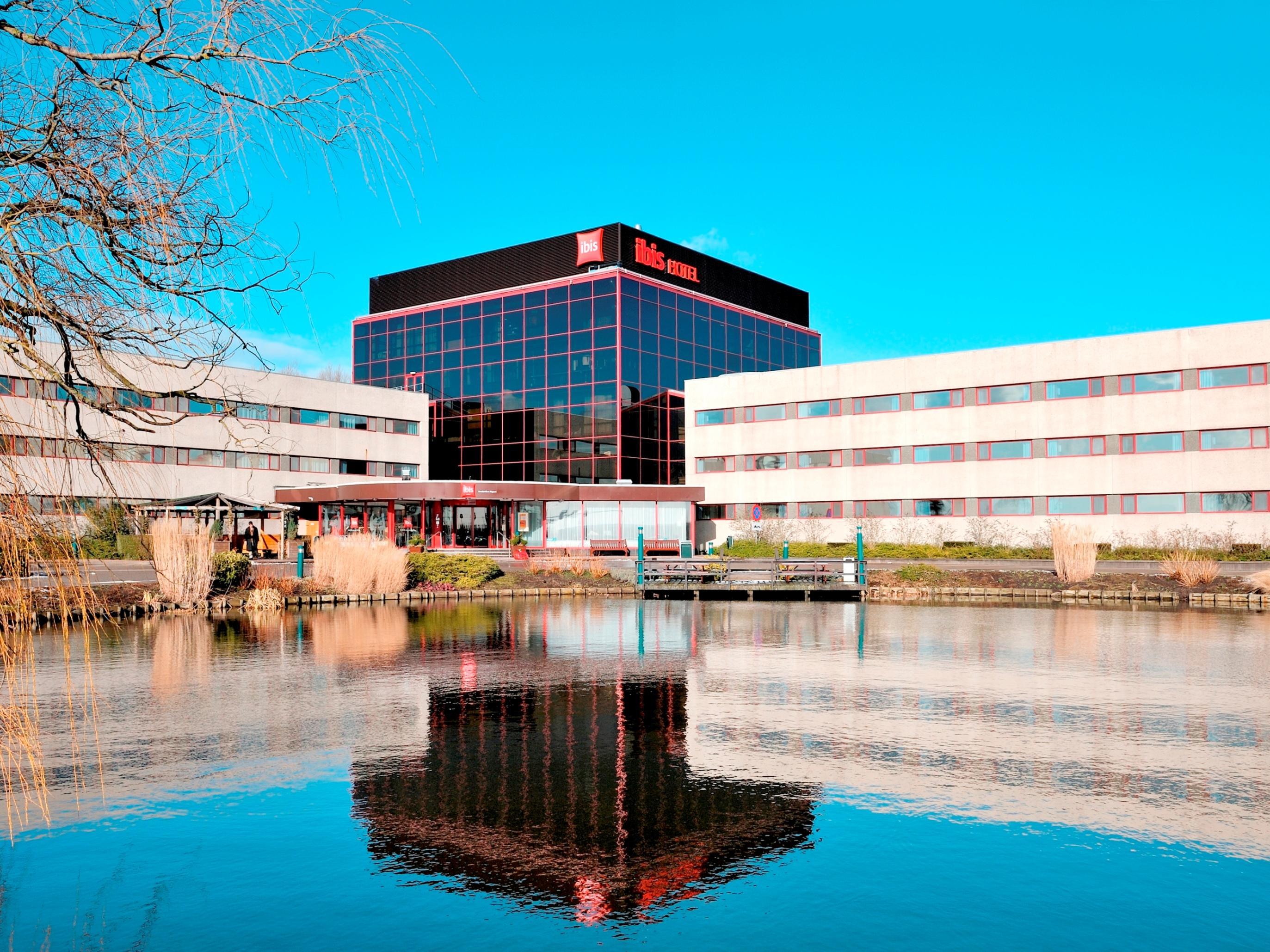 Vista Exterior Hotel ibis Schiphol Amsterdam Airport