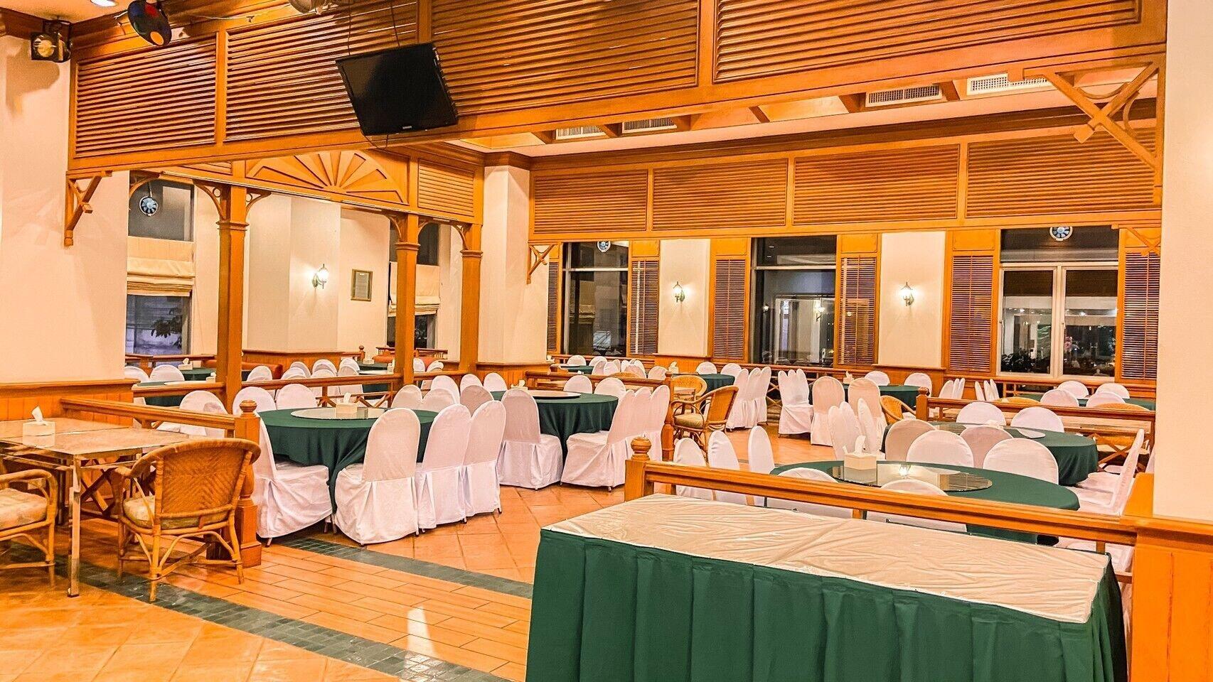 Bar/Salón K Park Grand Hotel
