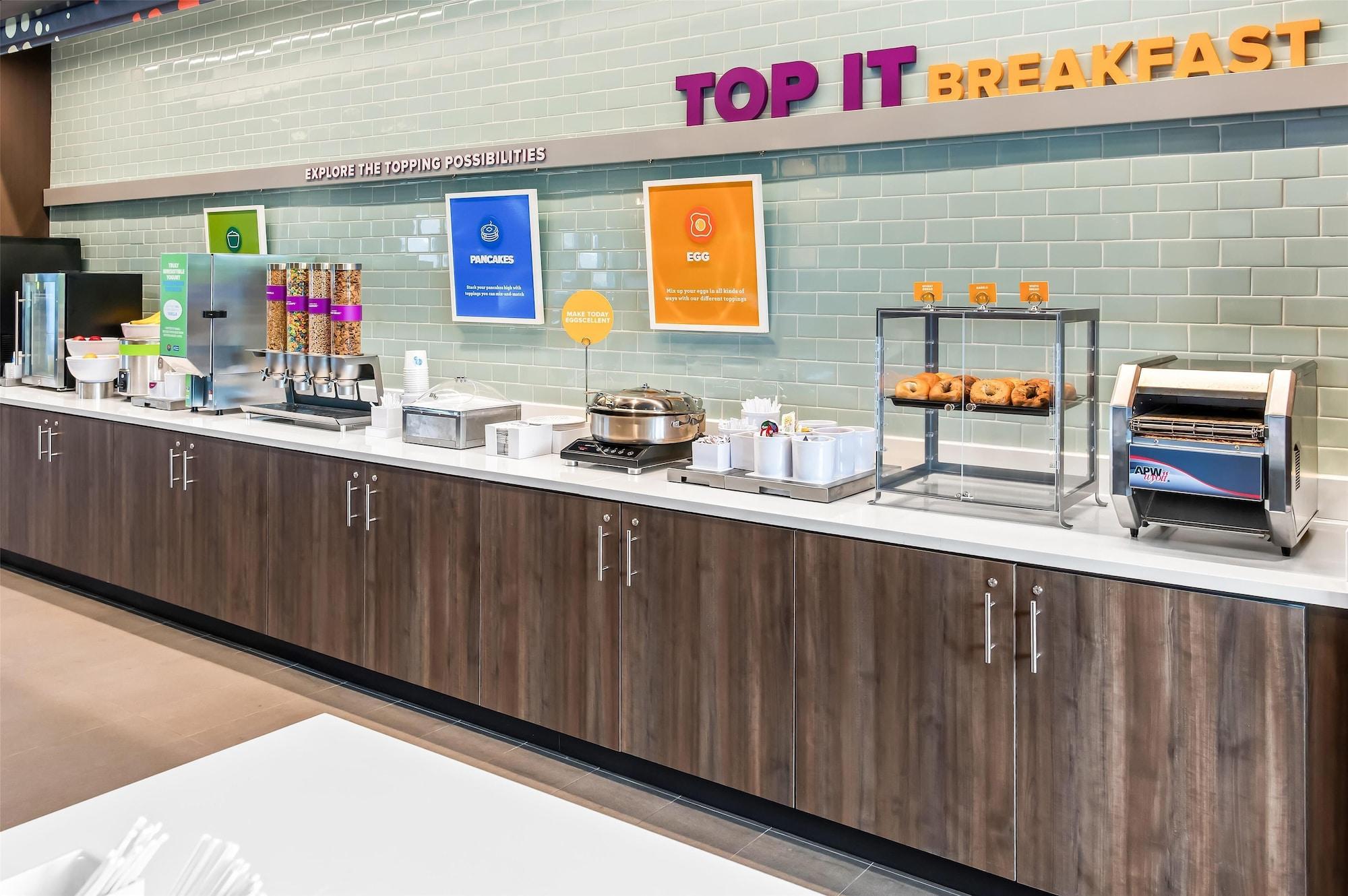 Restaurant Tru By Hilton Holland, Mi