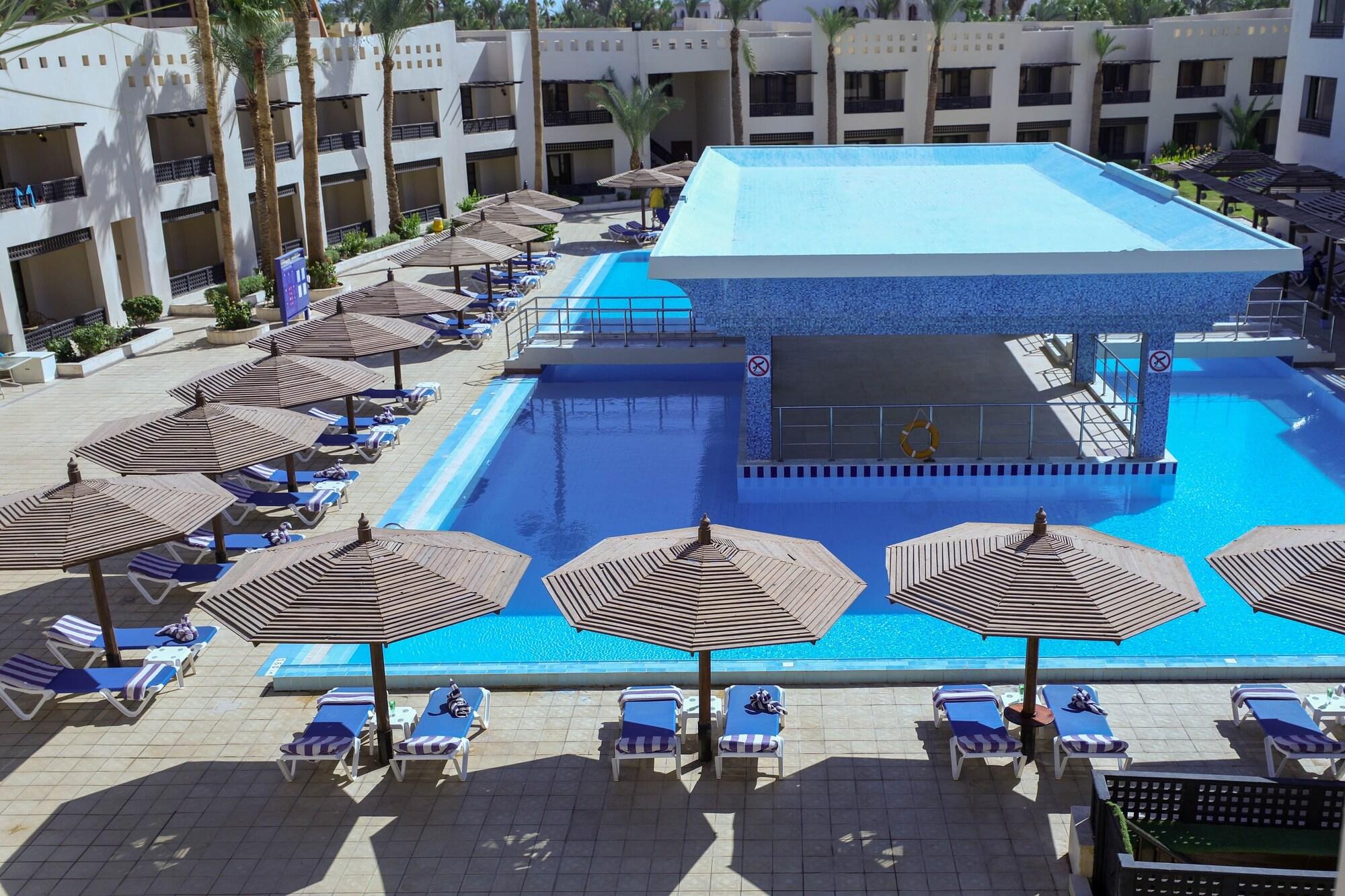 Vista Exterior Blend Club Aqua Resort