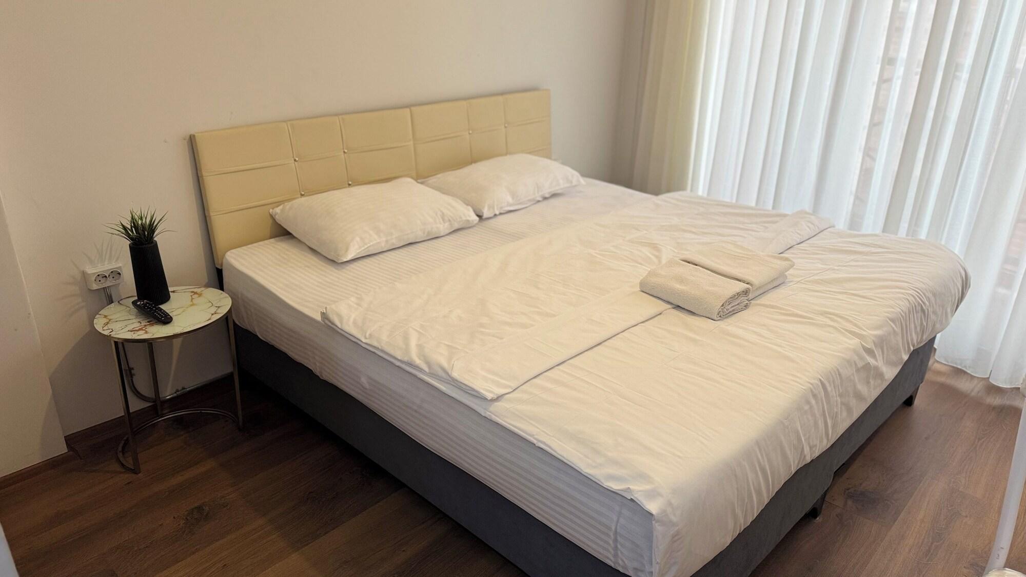 Varios Balatlifesuites