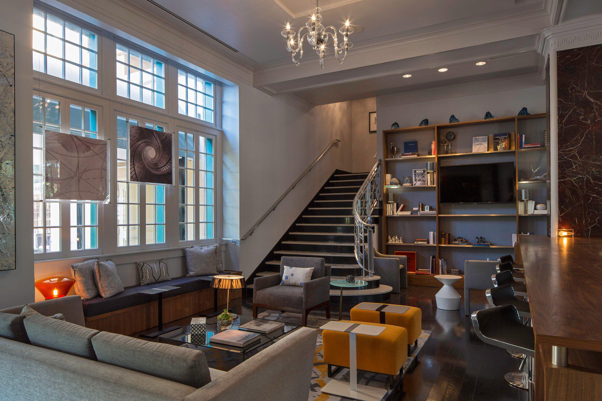 Vista Lobby Le Méridien Dallas, The Stoneleigh