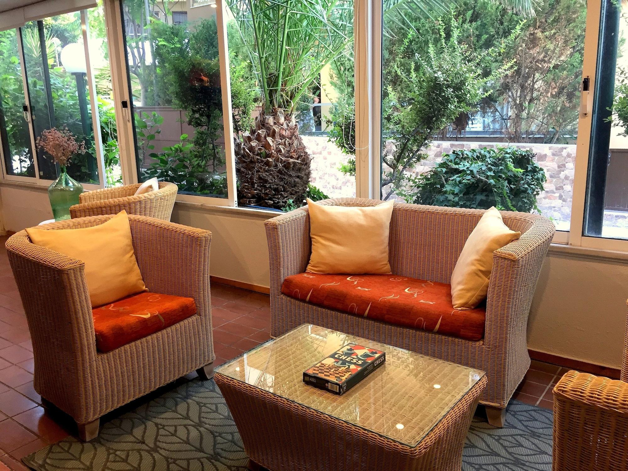 Vista Lobby Caravel Apartment Hotel