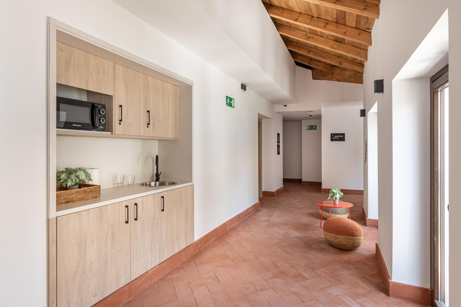 Vista Lobby Líbere Córdoba Patio Santa Marta