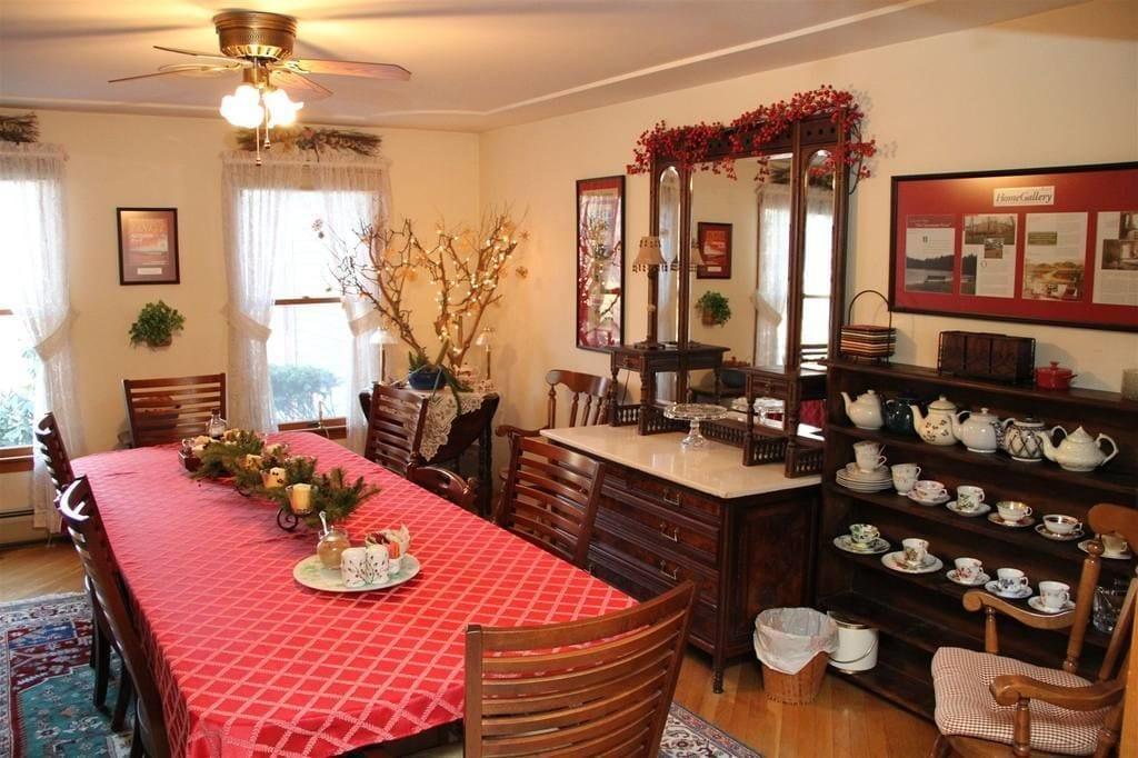 Restaurant On Cranberry Pond B&B